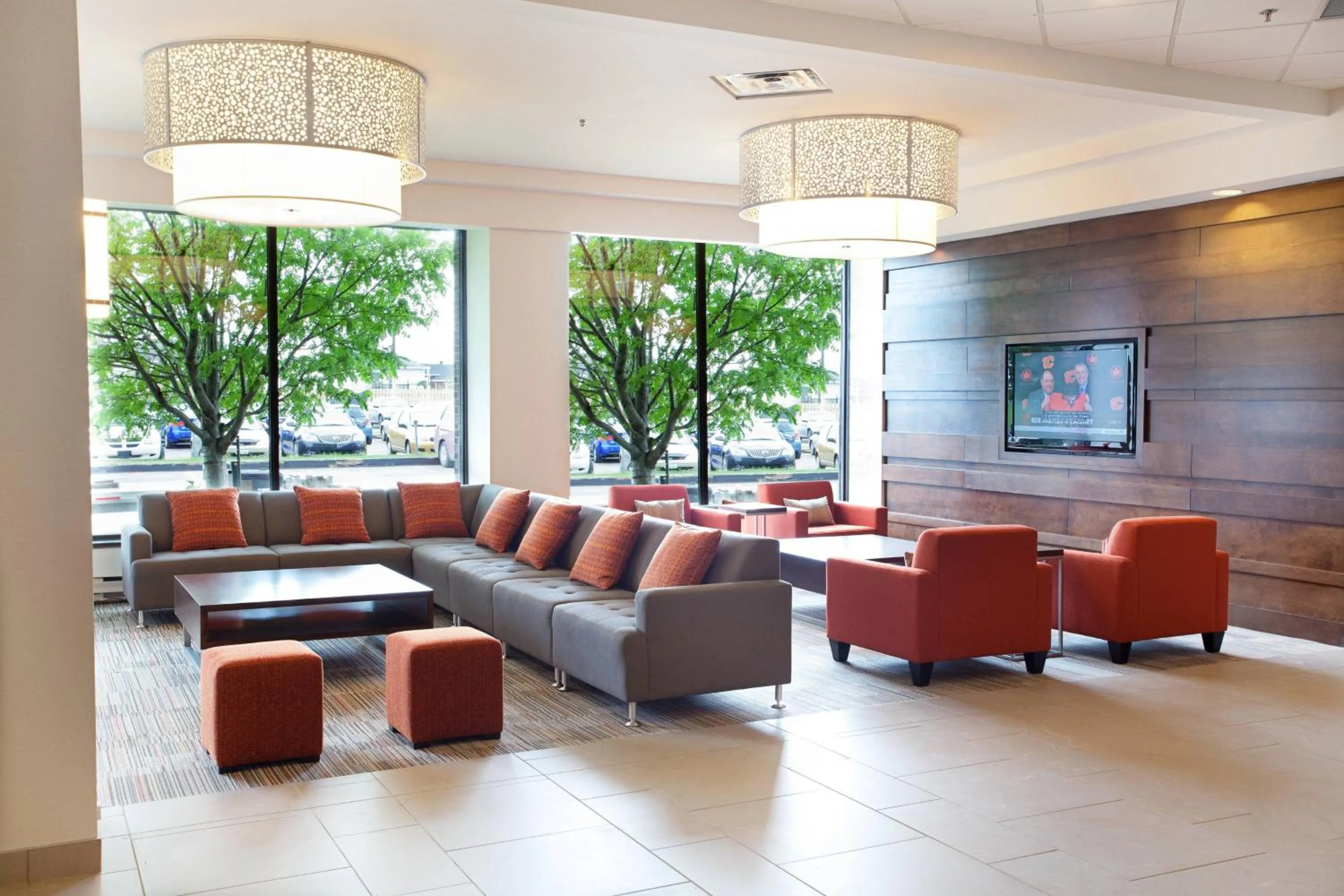 Lobby or reception in Delta Hotels by Marriott Saguenay Conference Centre