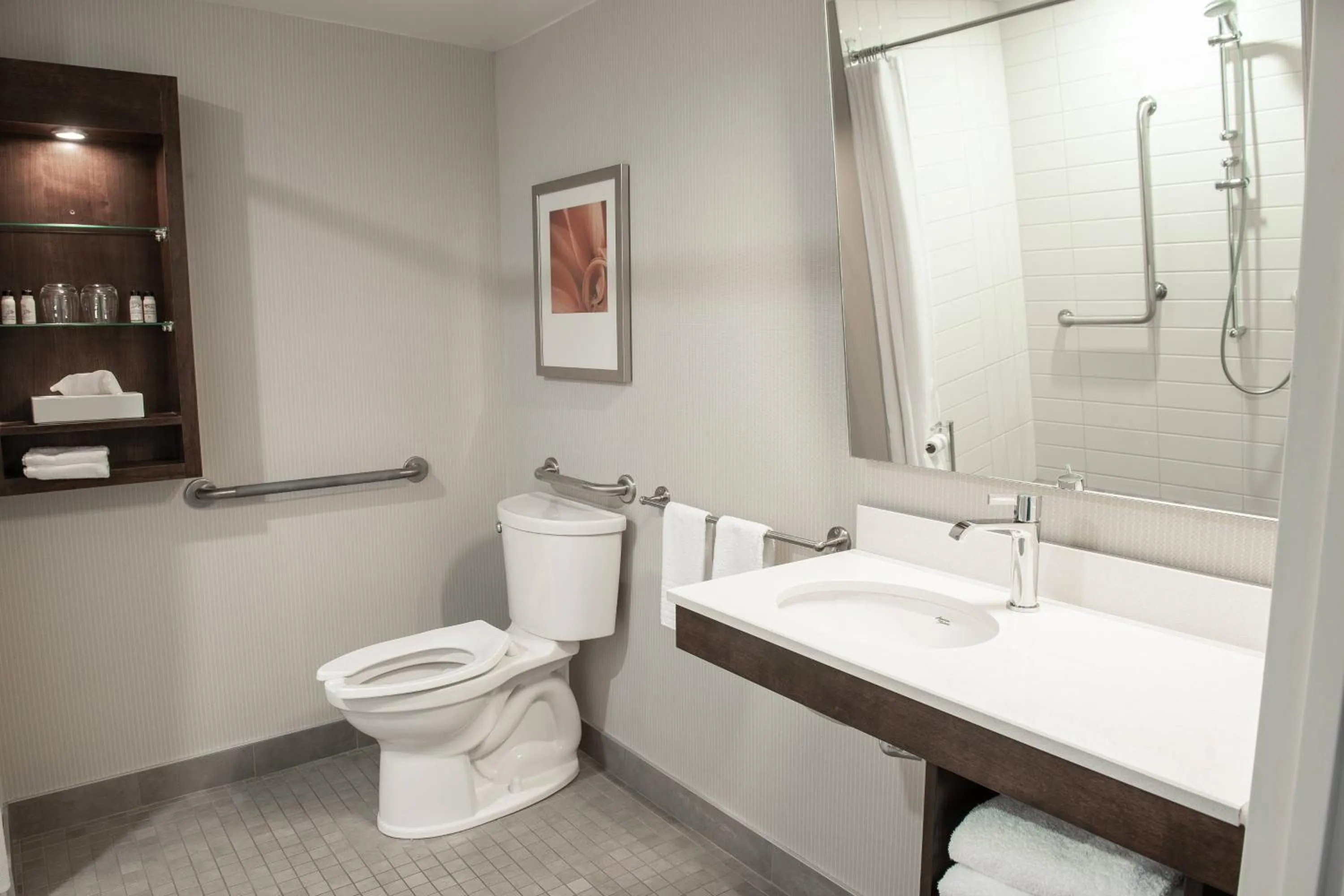 Bathroom in Delta Hotels by Marriott Saguenay Conference Centre