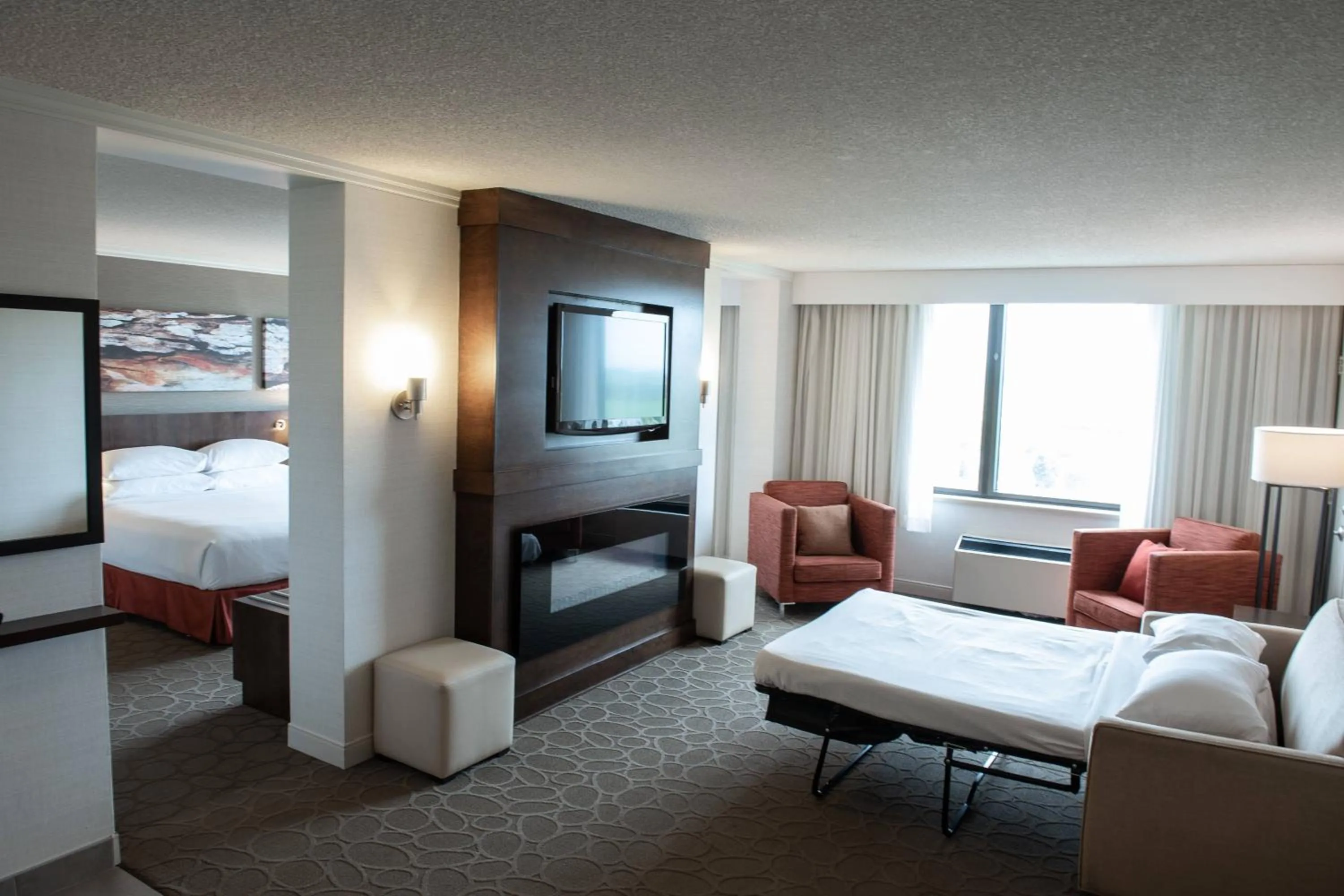 Bedroom, Bed in Delta Hotels by Marriott Saguenay Conference Centre
