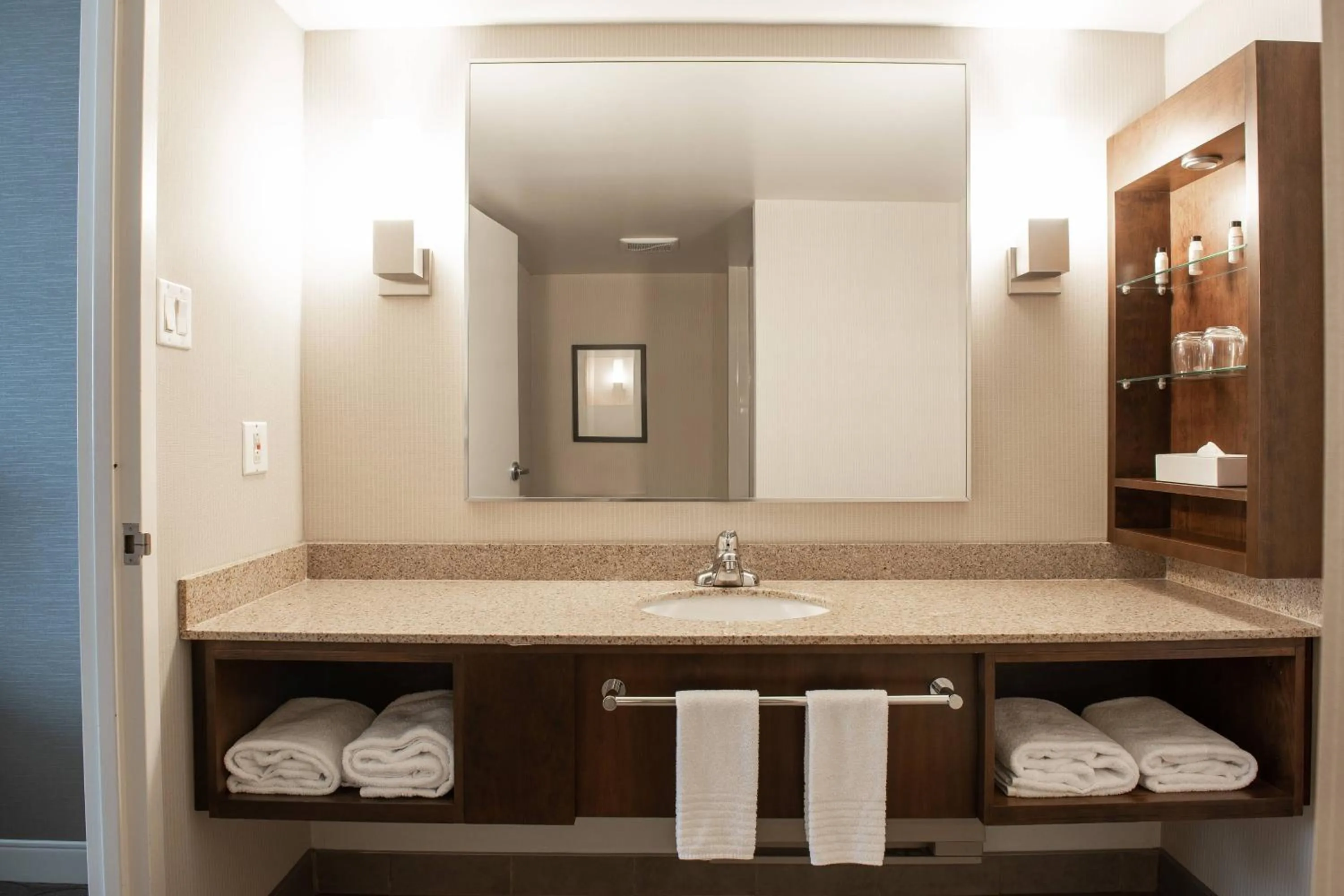 Bathroom in Delta Hotels by Marriott Saguenay Conference Centre
