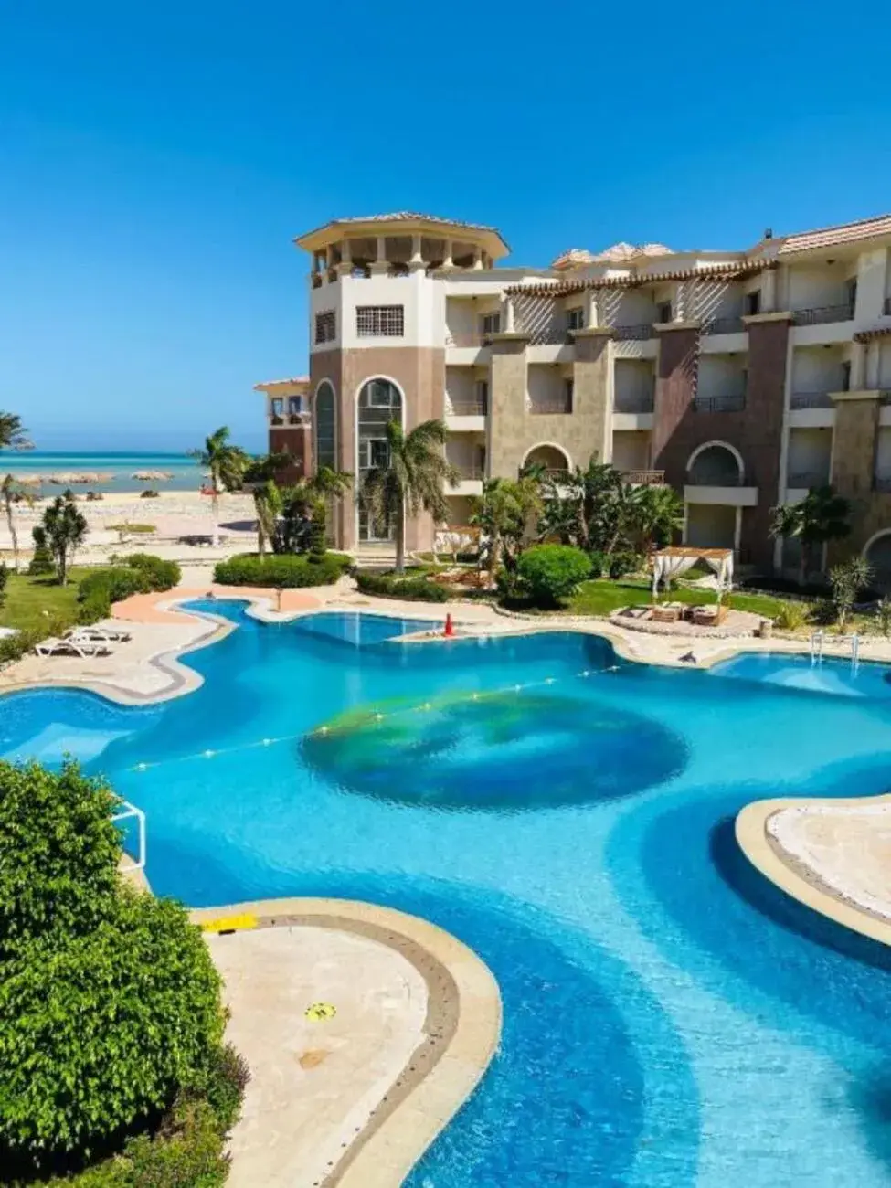 Property building in Royal Beach Serviced Apartments Property building in Royal Beach Serviced Apartments