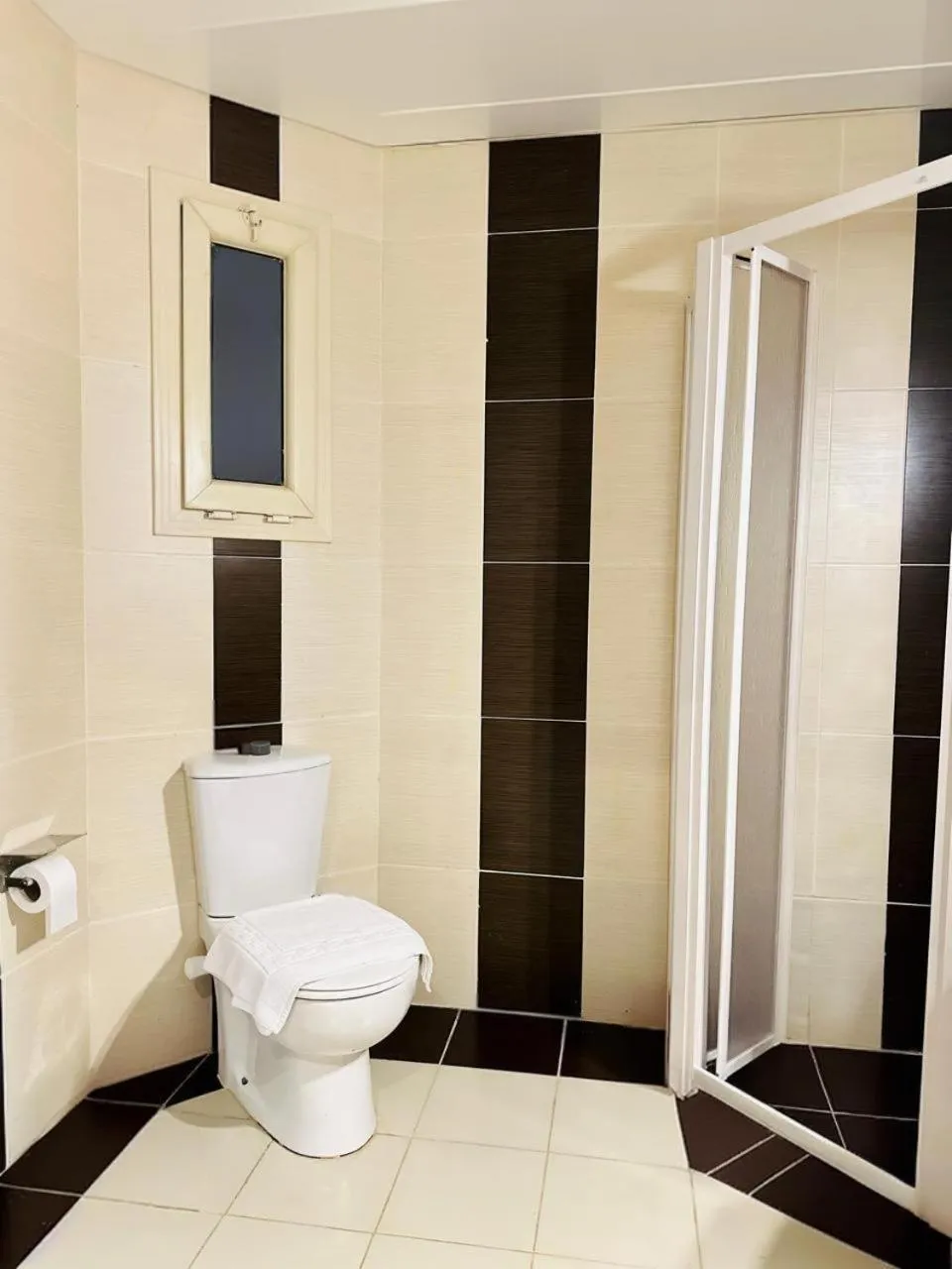 Shower in Royal Beach Serviced Apartments
