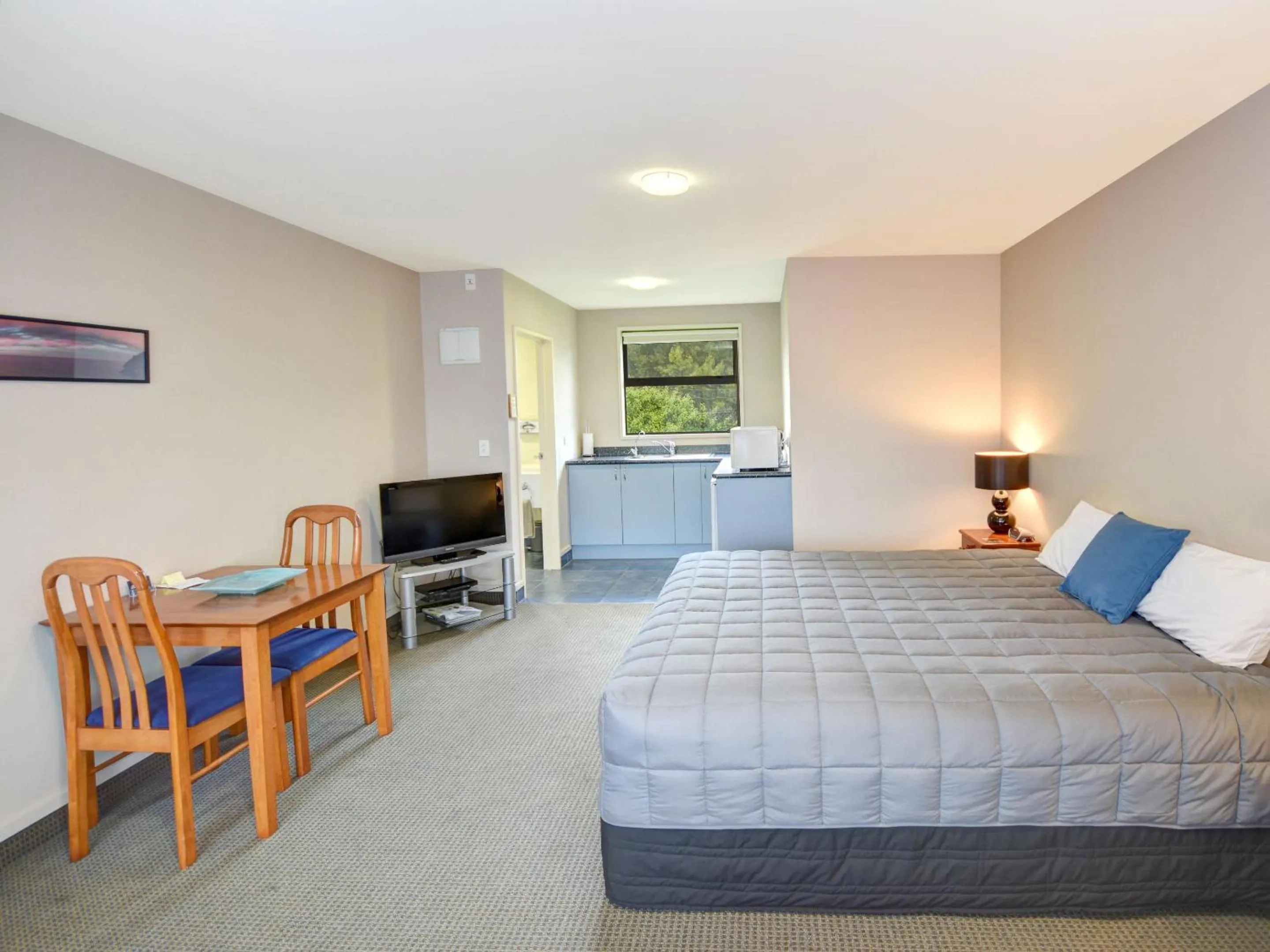 Photo of the whole room, Bed in Bonnie Knights Motel Mosgiel