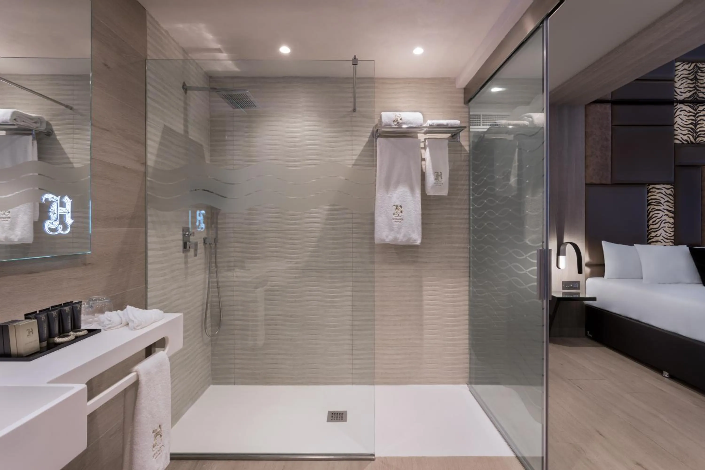 Shower in Hugo's Boutique Hotel - Adults Only