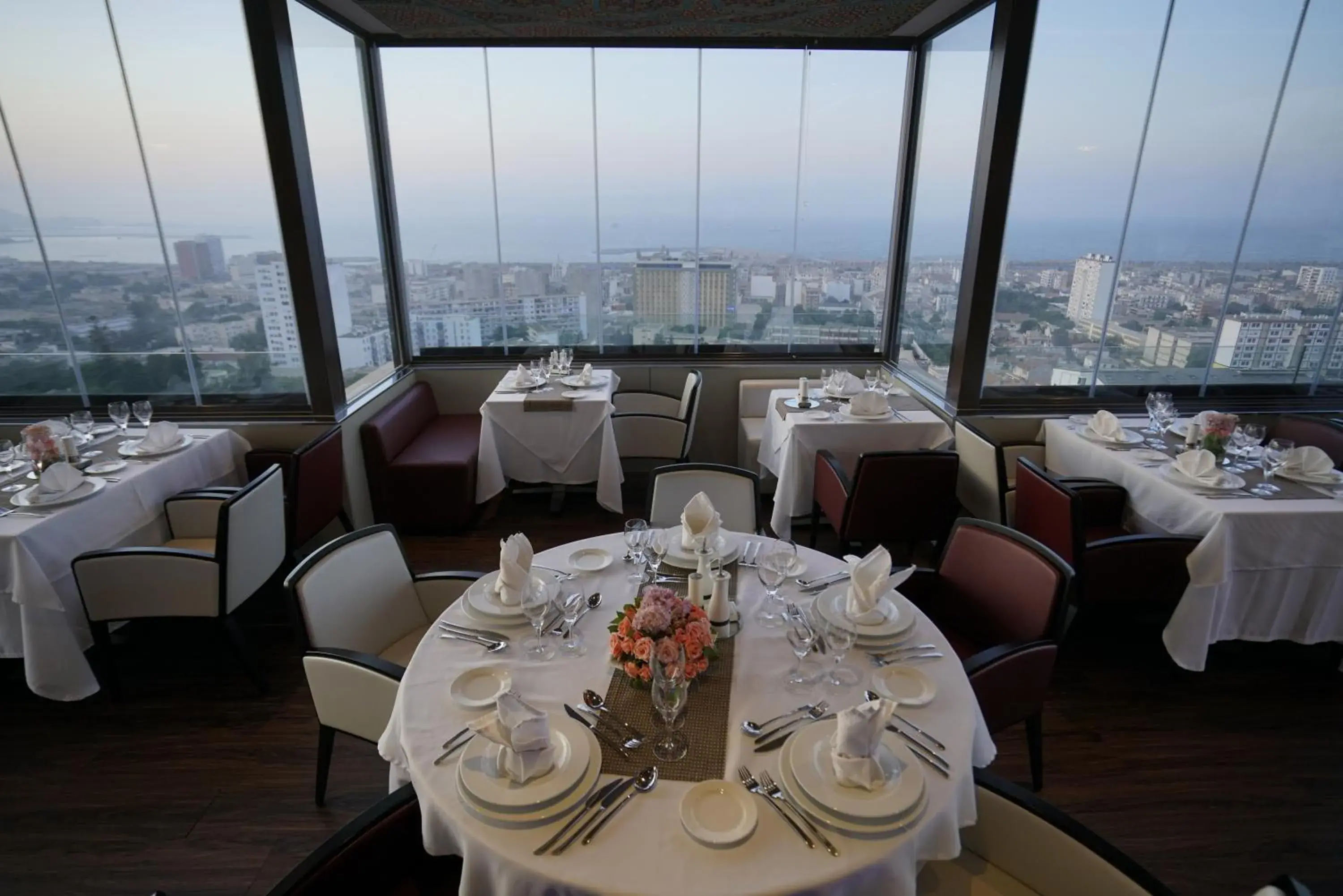 Restaurant/places to eat in AZ Hôtels Kouba Restaurant/places to eat in AZ Hôtels Kouba