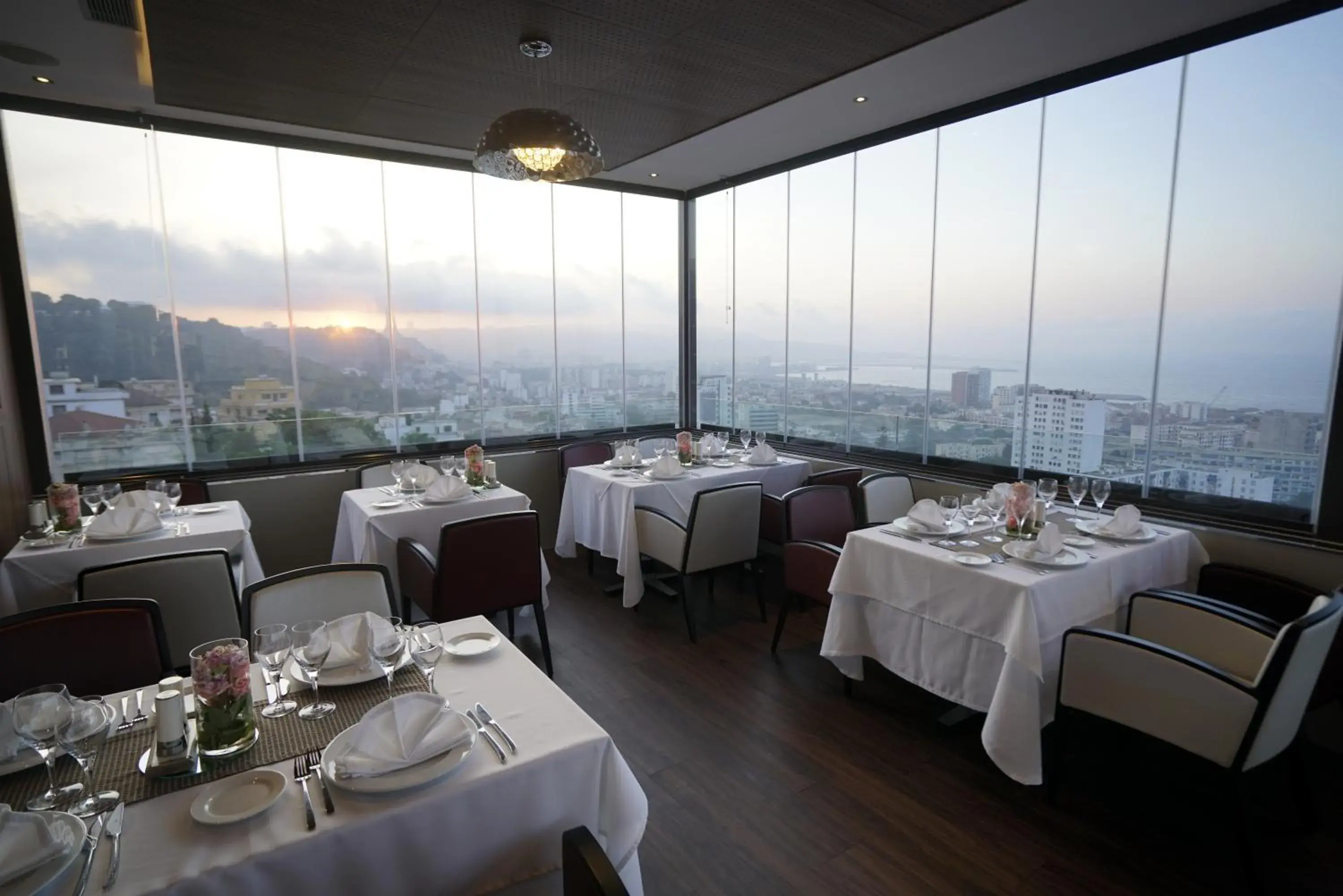 Restaurant/places to eat in AZ Hôtels Kouba Restaurant/places to eat in AZ Hôtels Kouba