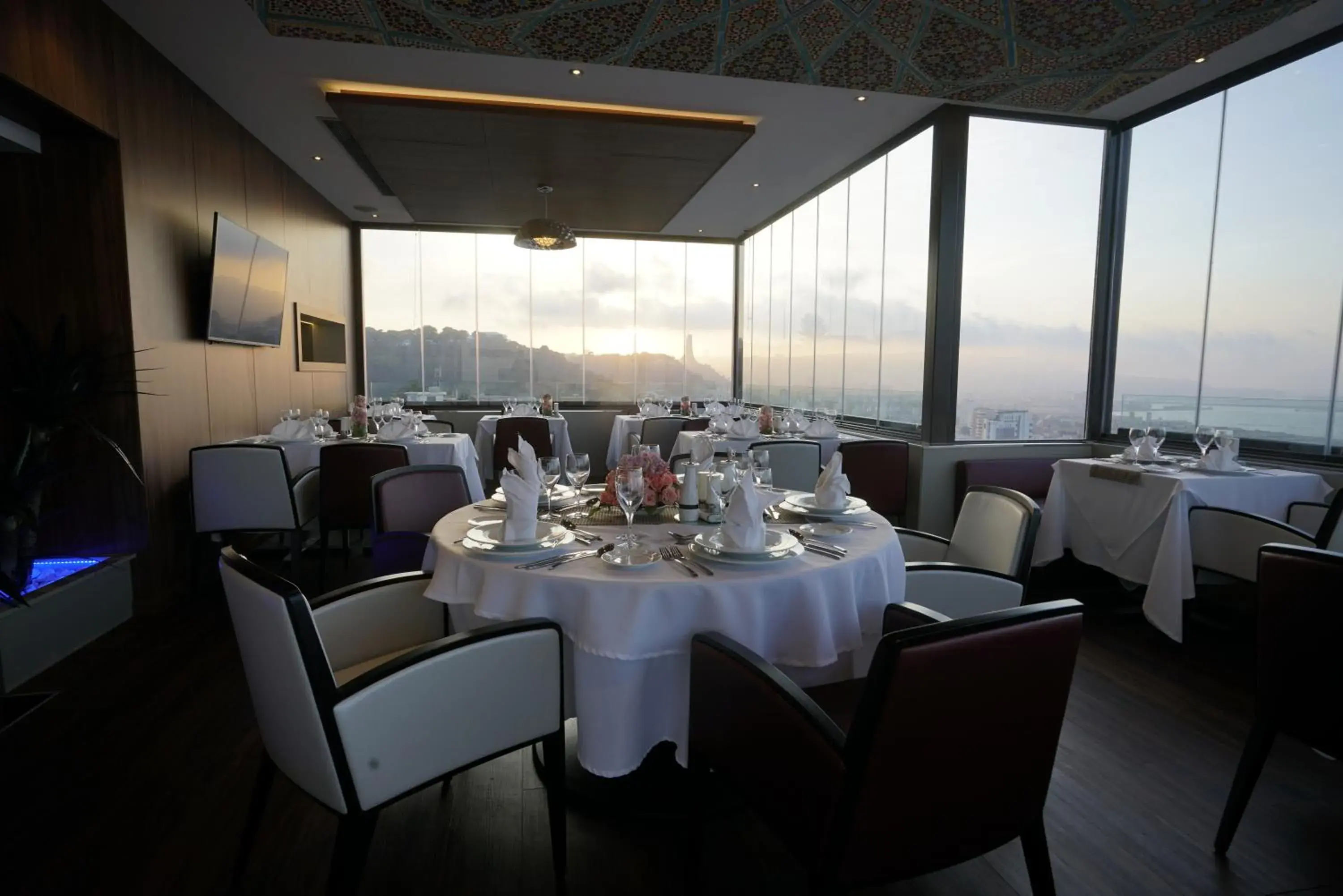 Restaurant/places to eat in AZ Hôtels Kouba Restaurant/places to eat in AZ Hôtels Kouba