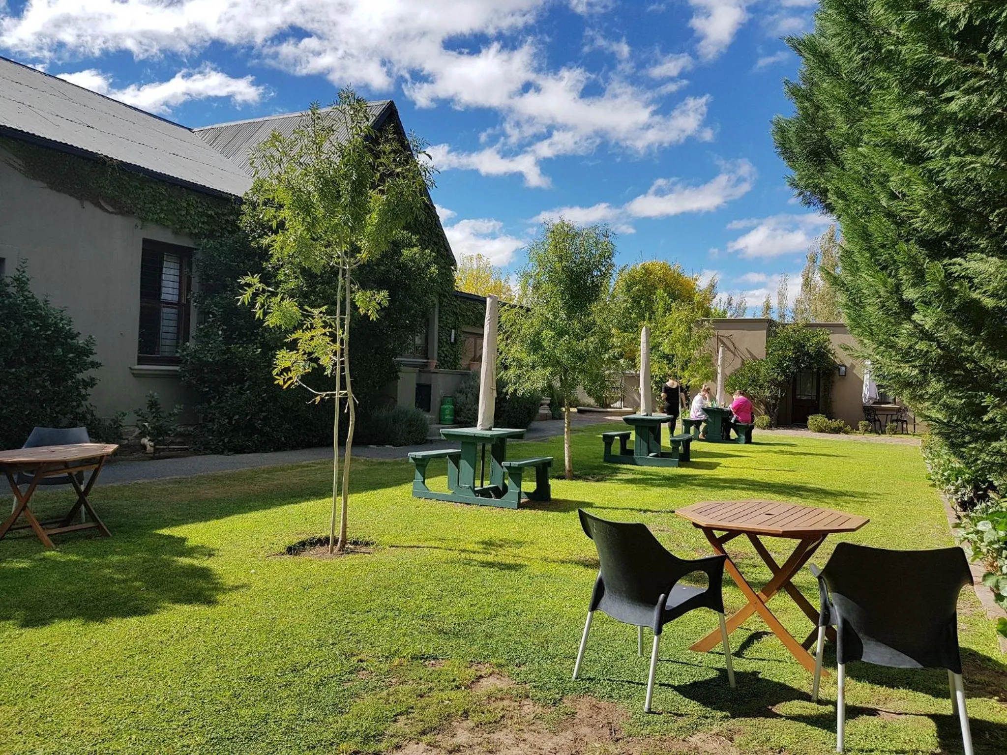 Restaurant/places to eat in Old House Lodge