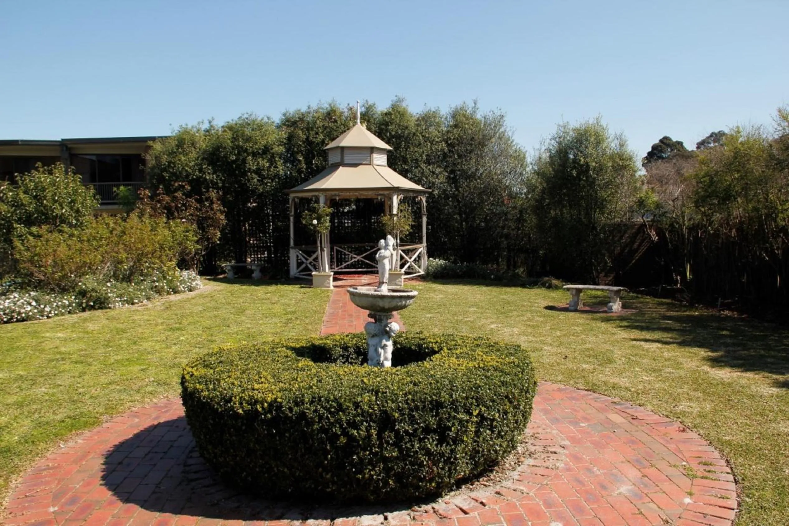 Garden in Sandown Regency Hotel & Apartments