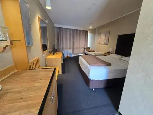 Sandown Regency Hotel & Apartments Sandown Regency Hotel & Apartments