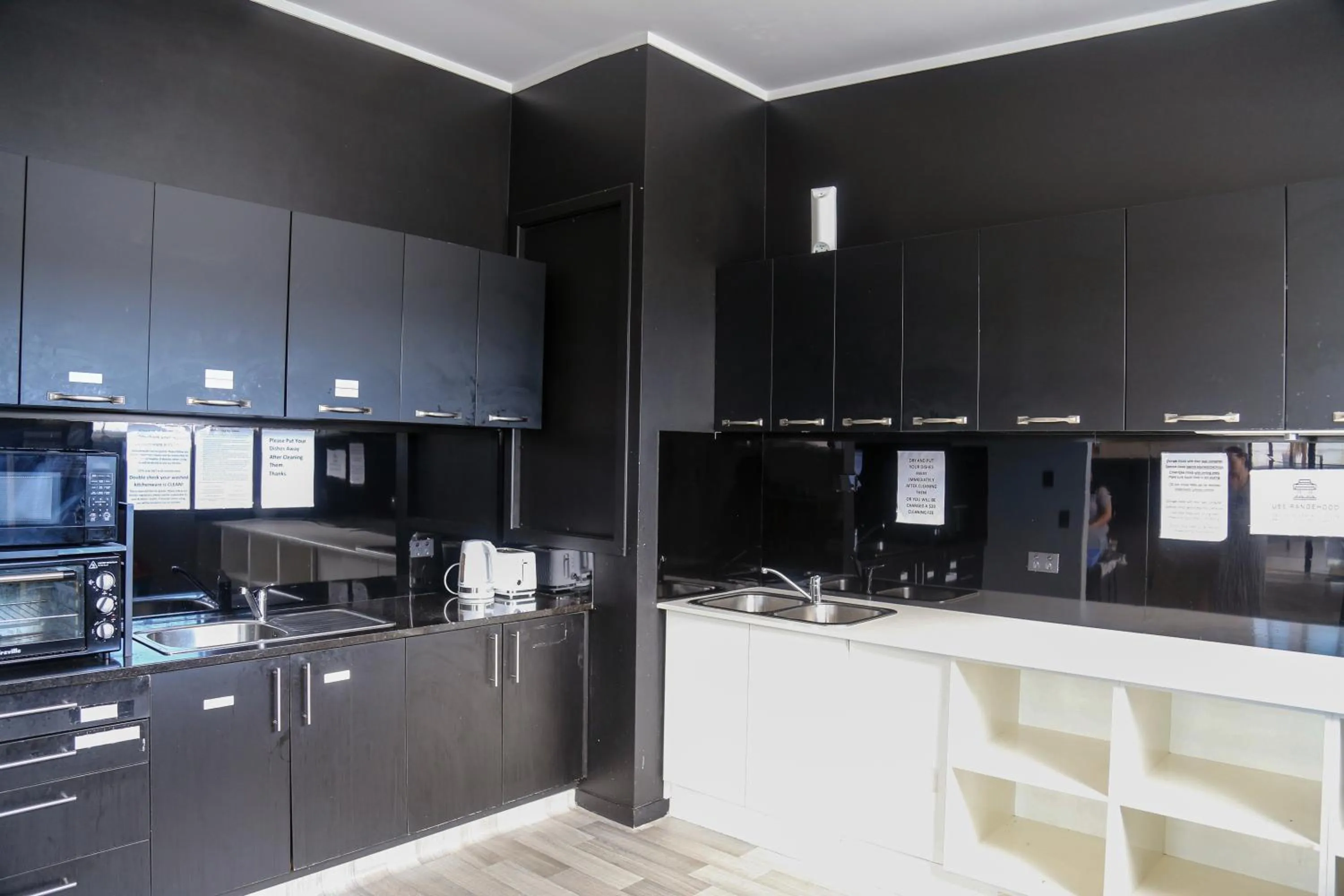 Communal kitchen in K Road City Travellers