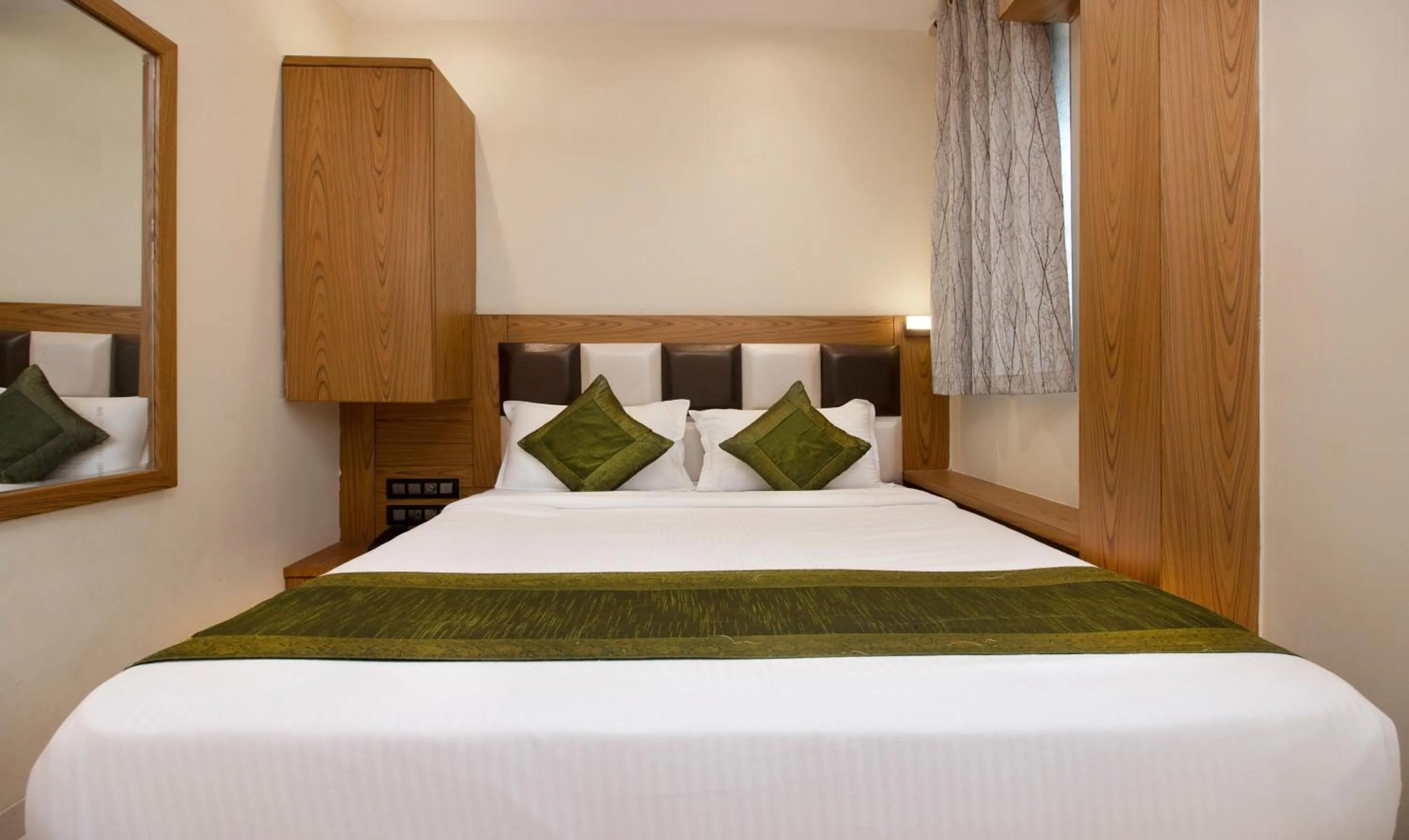 Bed in Hotel Residency Park Near Masjid Rly Station South Mumbai