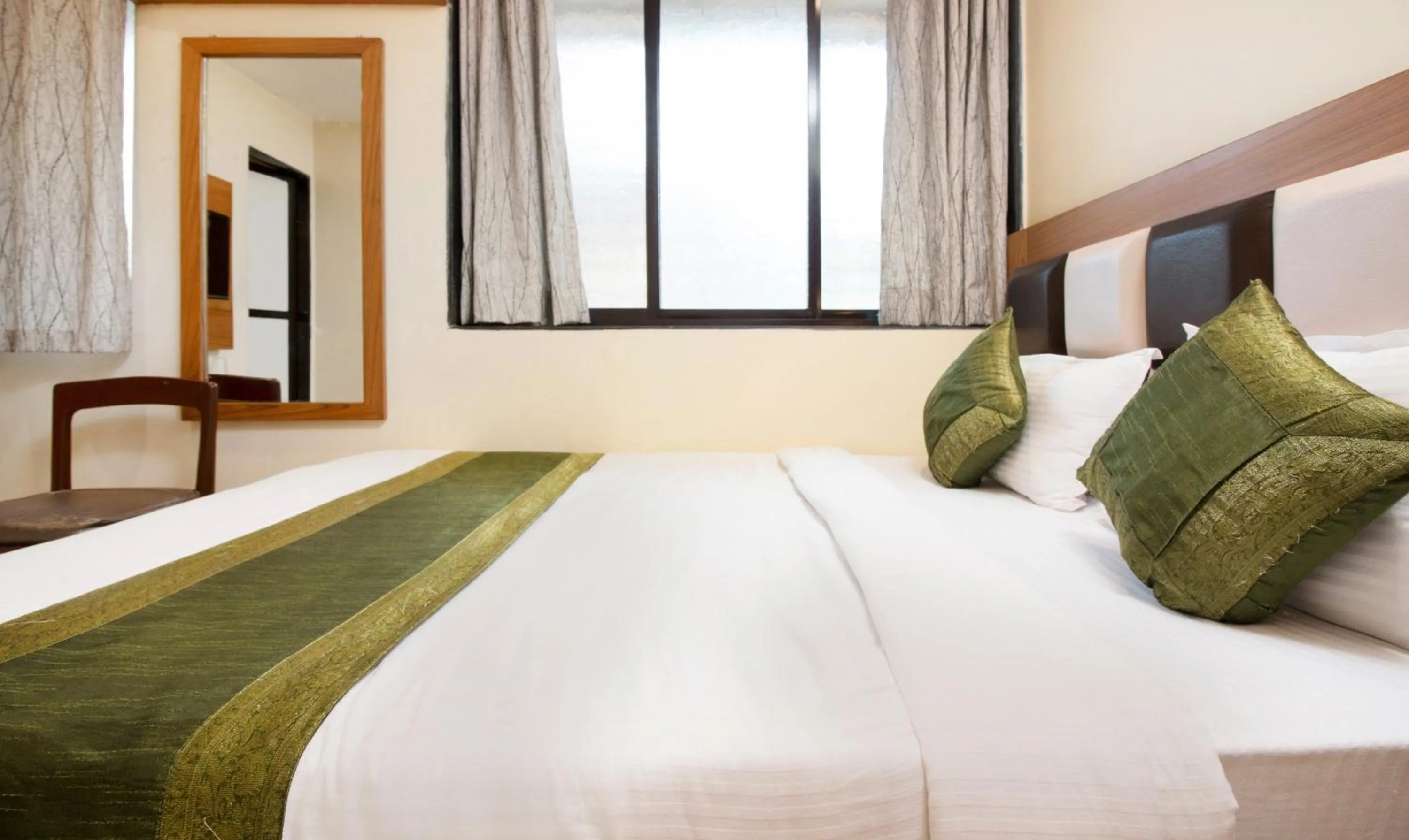 Bed in Hotel Residency Park Near Masjid Rly Station South Mumbai