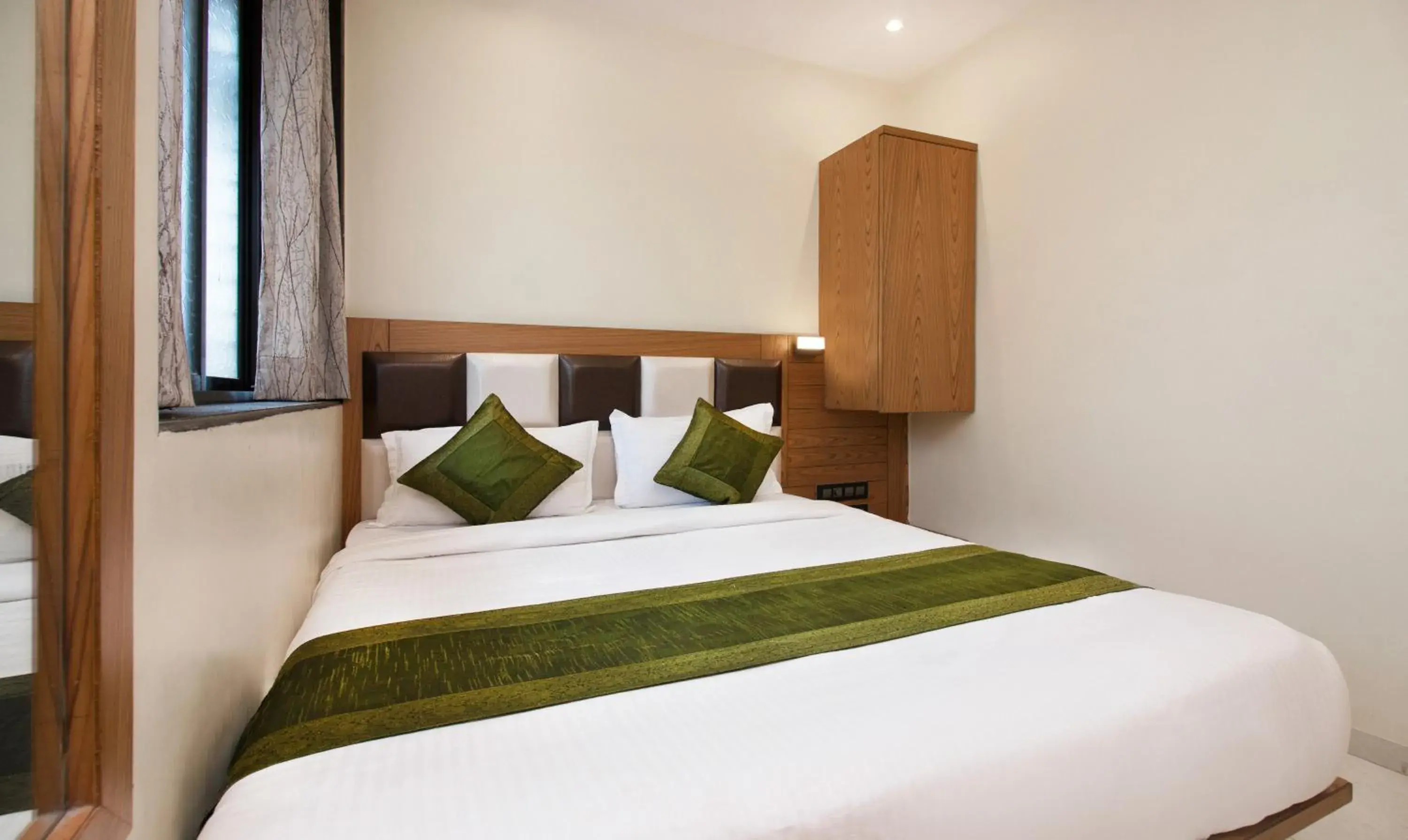 Bed in Hotel Residency Park Near Masjid Rly Station South Mumbai Bed in Hotel Residency Park Near Masjid Rly Station South Mumbai