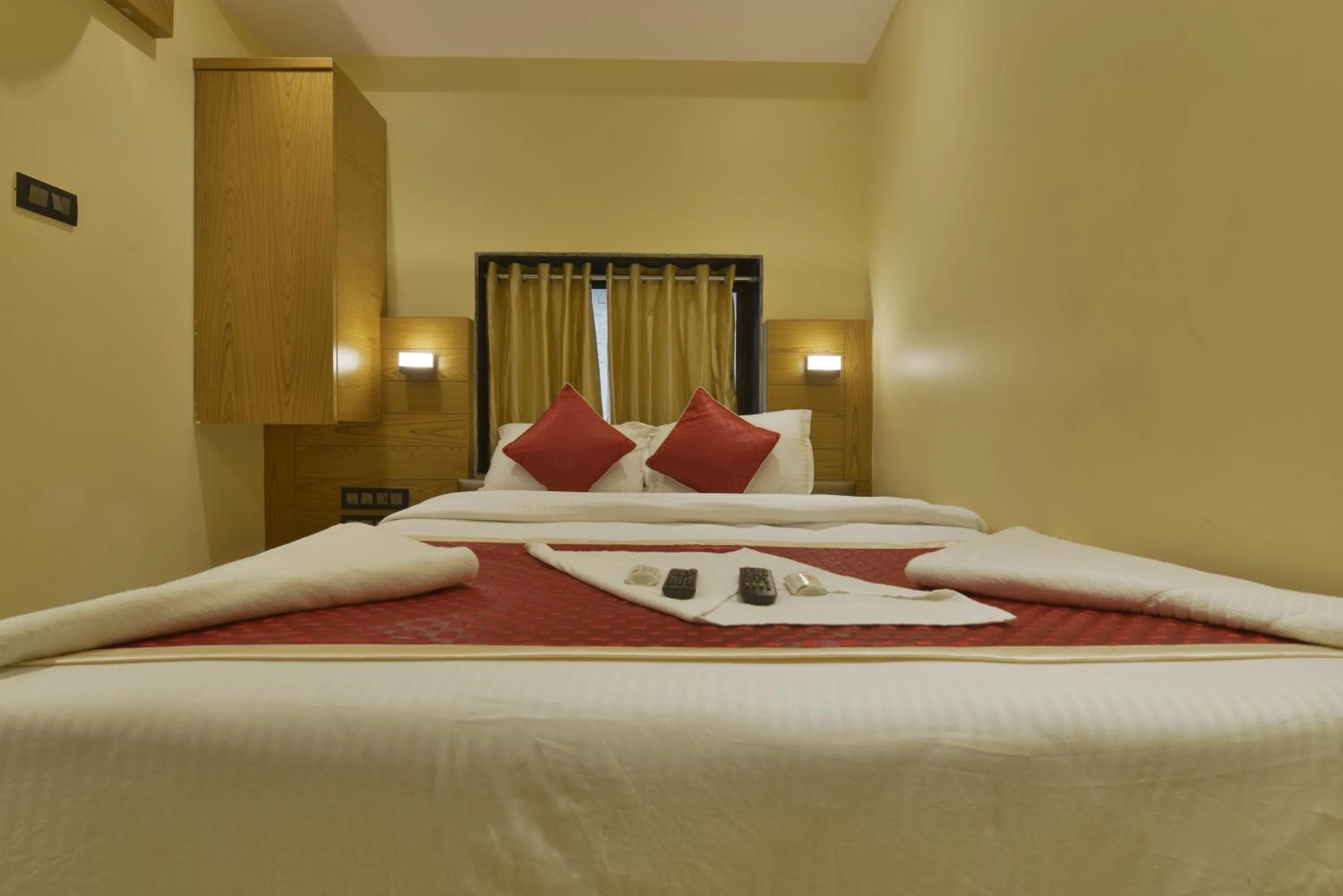 Bed in Hotel Residency Park Near Masjid Rly Station South Mumbai