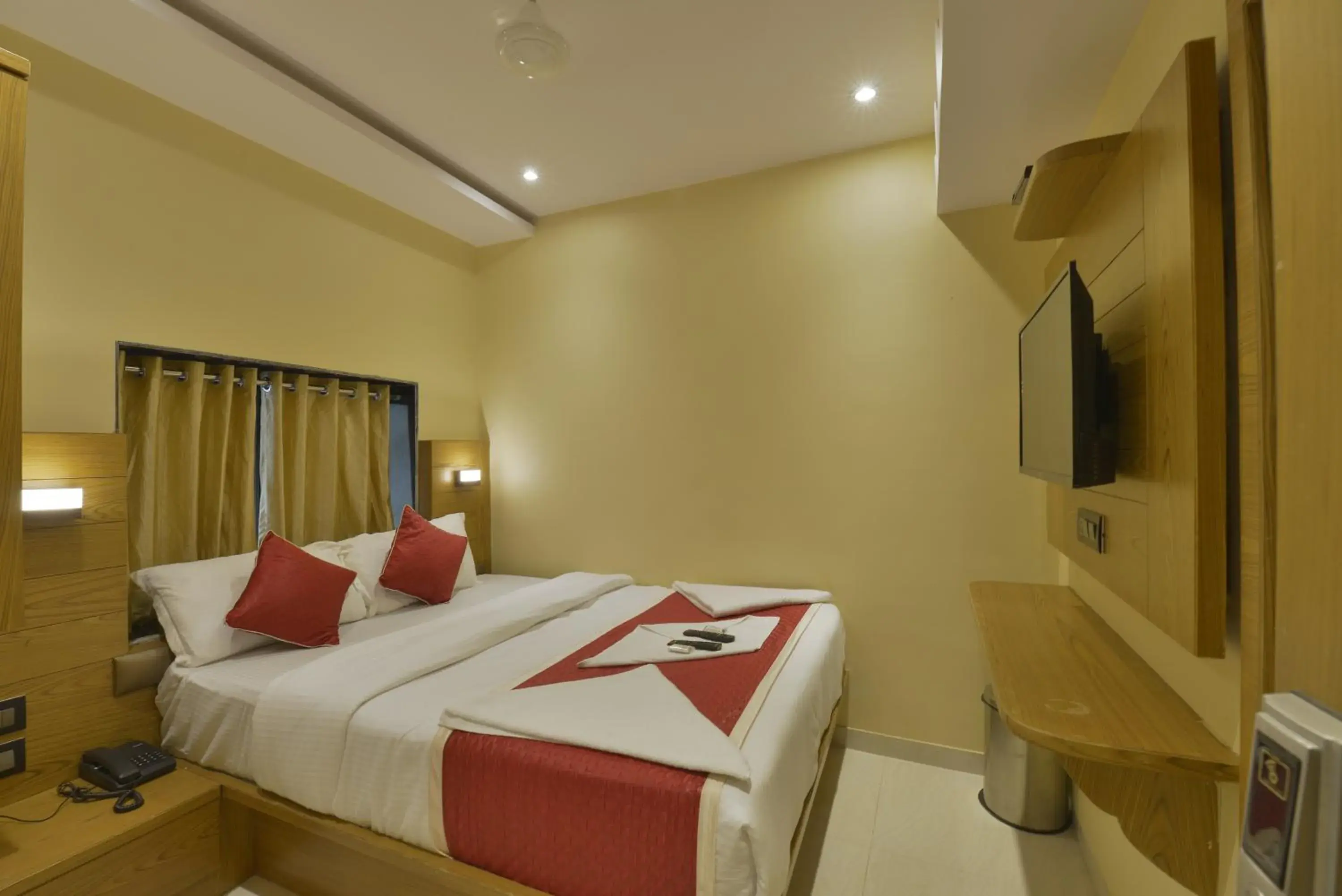 Bed in Hotel Residency Park Near Masjid Rly Station South Mumbai Bed in Hotel Residency Park Near Masjid Rly Station South Mumbai