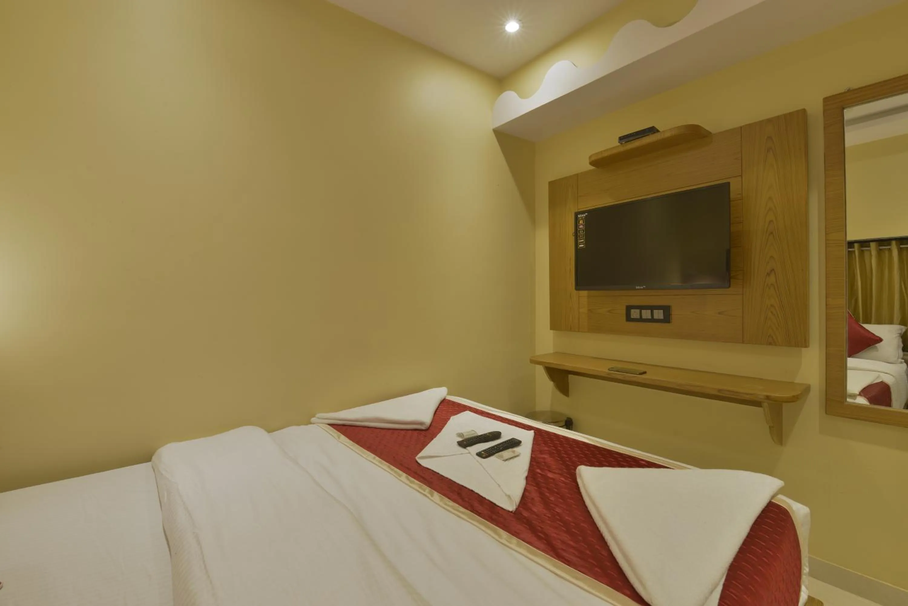 Bed in Hotel Residency Park Near Masjid Rly Station South Mumbai