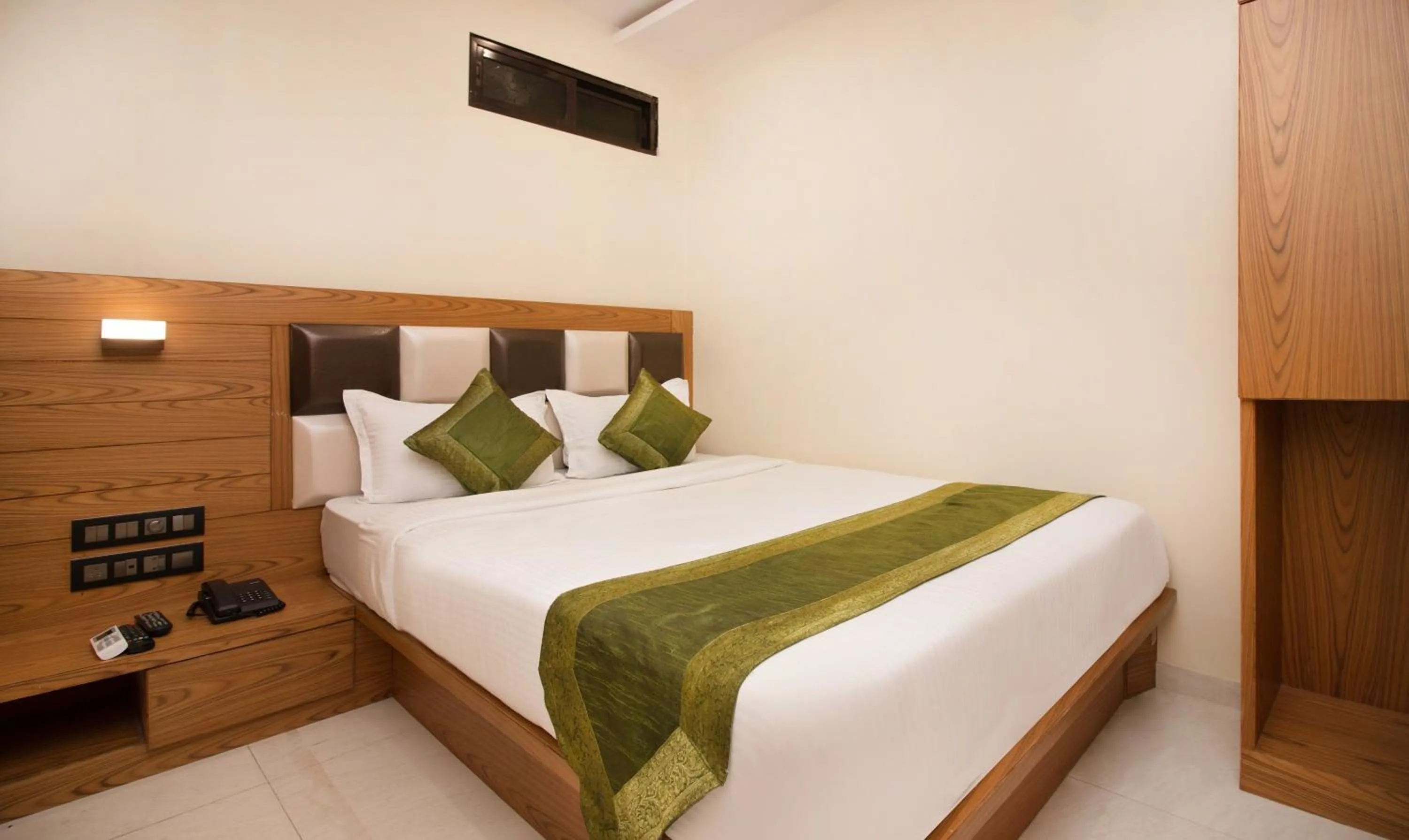 Bed in Hotel Residency Park Near Masjid Rly Station South Mumbai