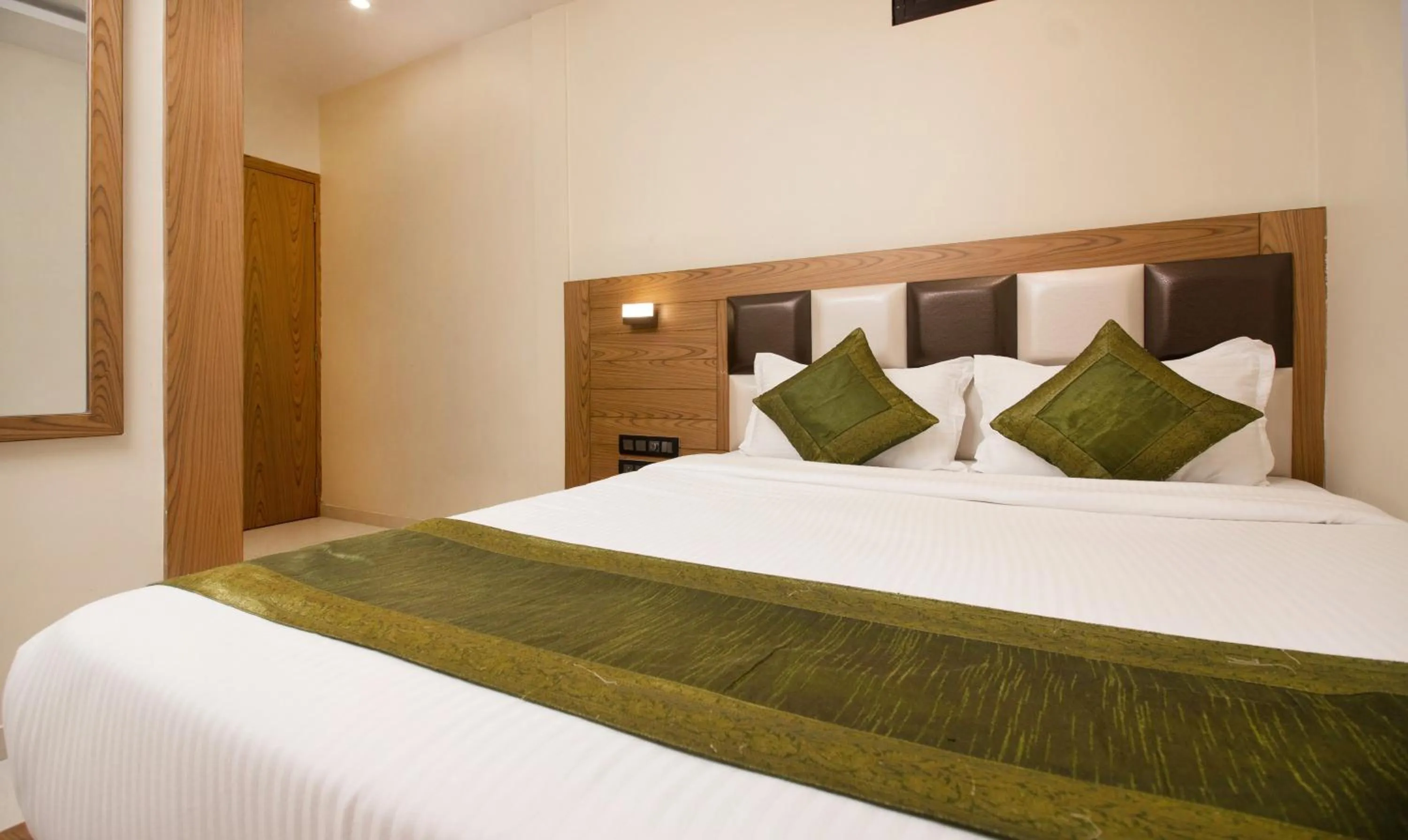 Bed in Hotel Residency Park Near Masjid Rly Station South Mumbai