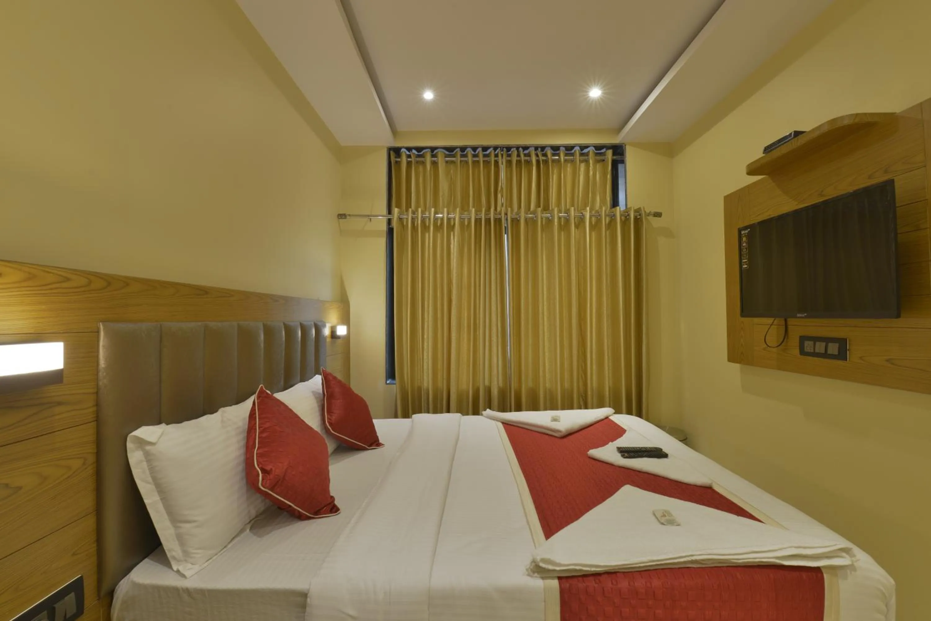 Bedroom, Bed in Hotel Residency Park Near Masjid Rly Station South Mumbai