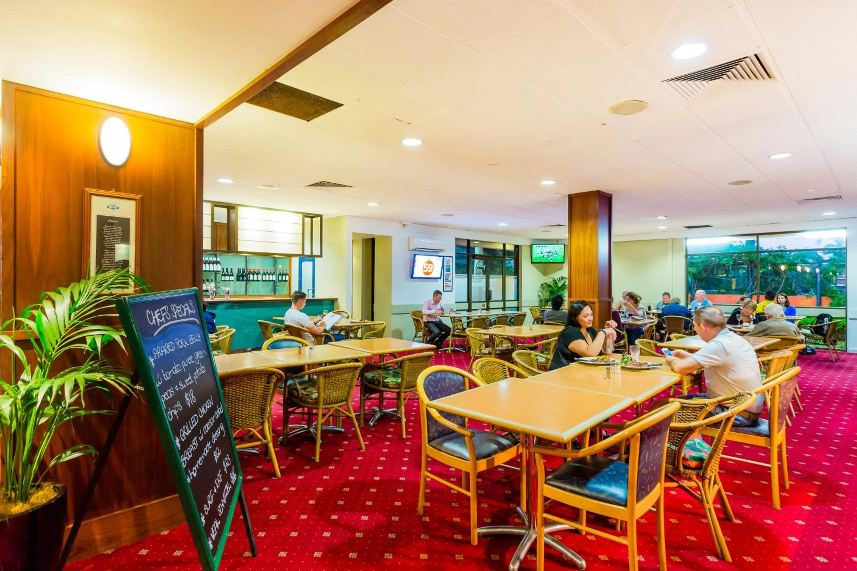 Restaurant/places to eat in Markets Hotel