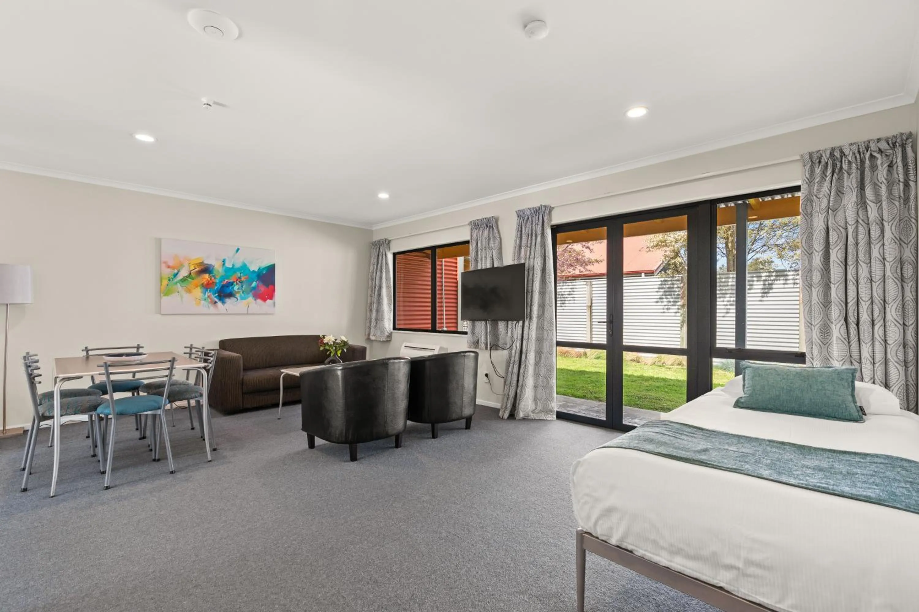 View (from property/room), Bed in ASURE Oak Estate Motor Lodge