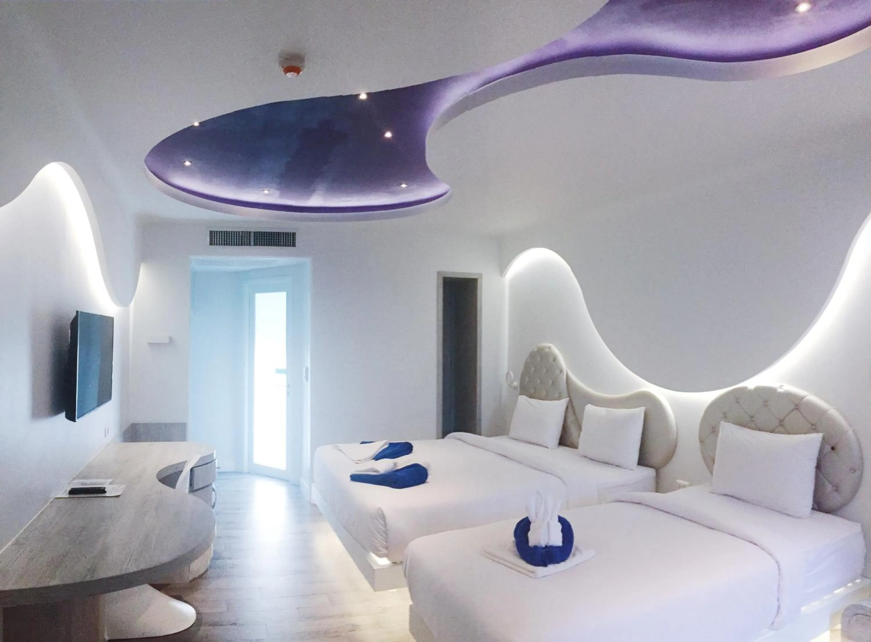 Bed in Avatara Resort