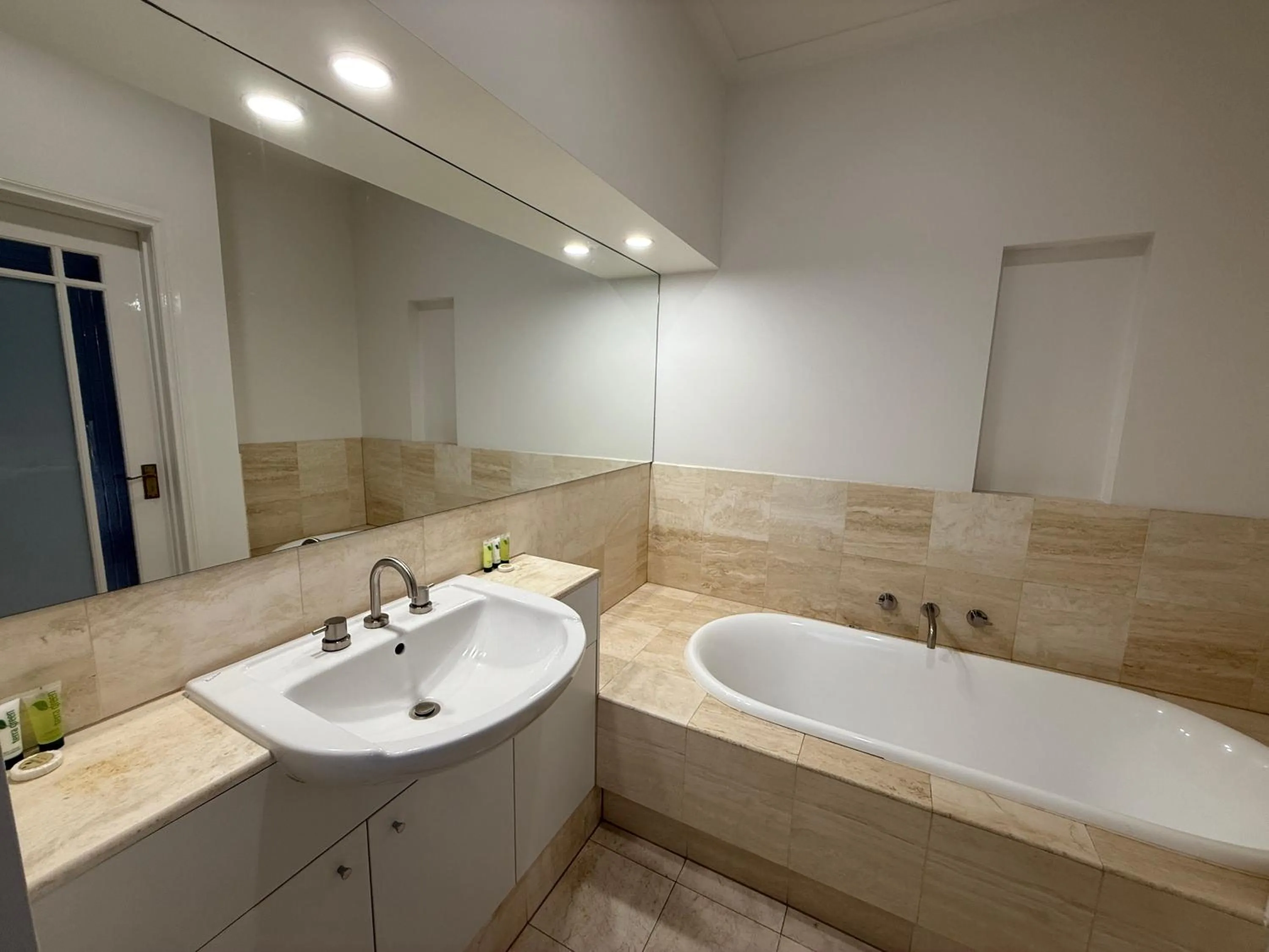 Sixty Two On Grey Serviced Apartments