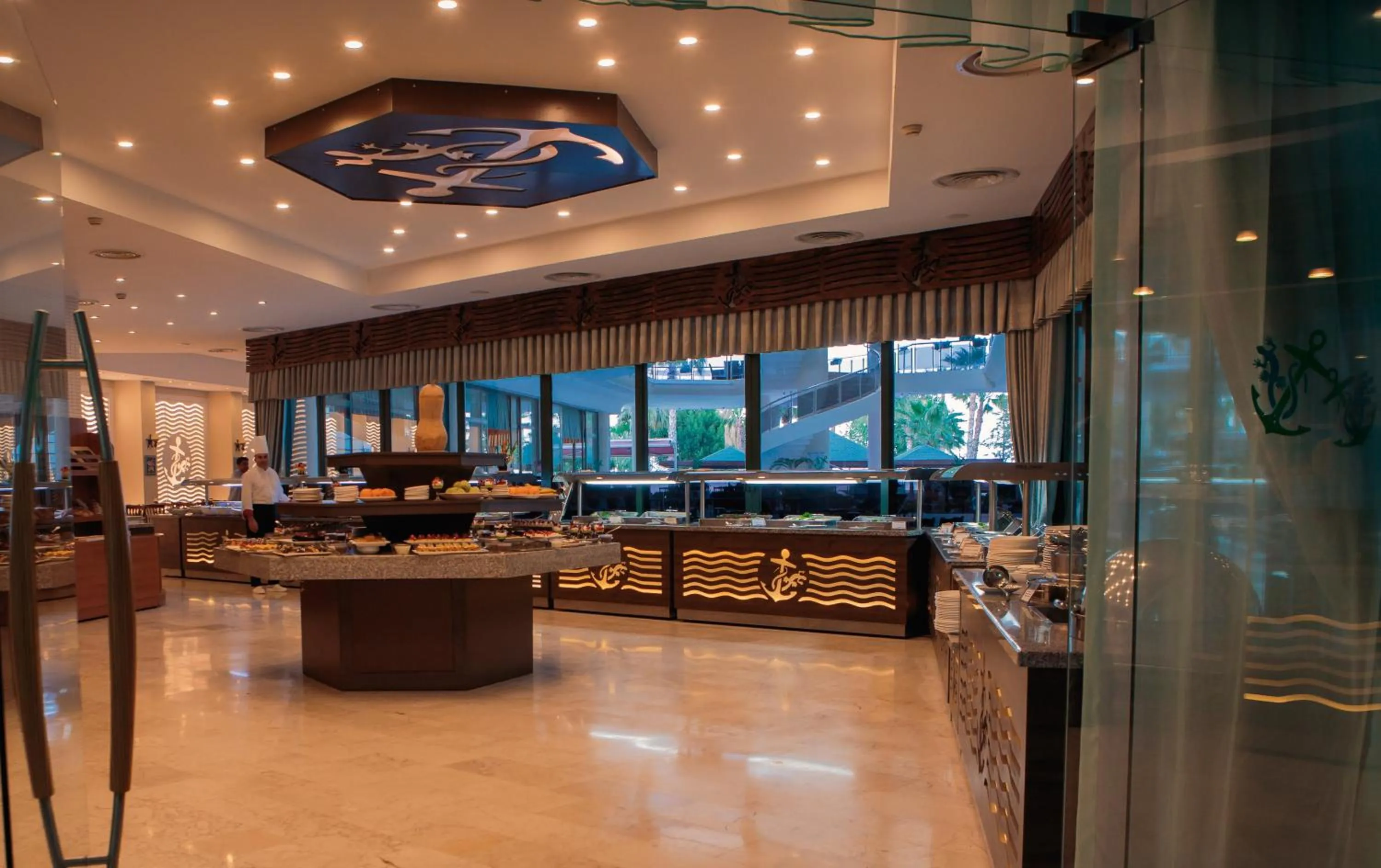 Restaurant/places to eat in L'ancora Beach Hotel
