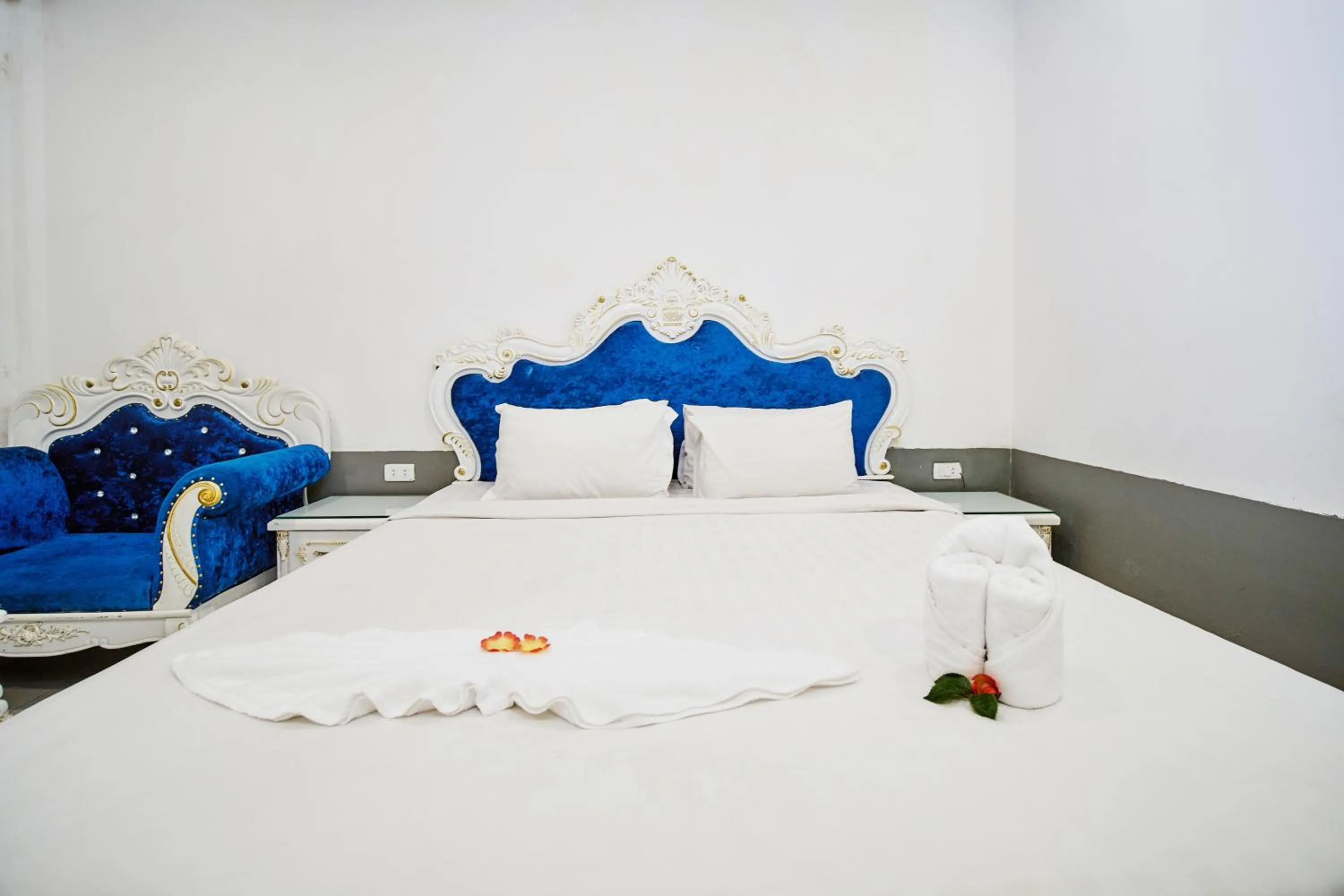 Bedroom, Bed in Nostalgia Hotel and Spa