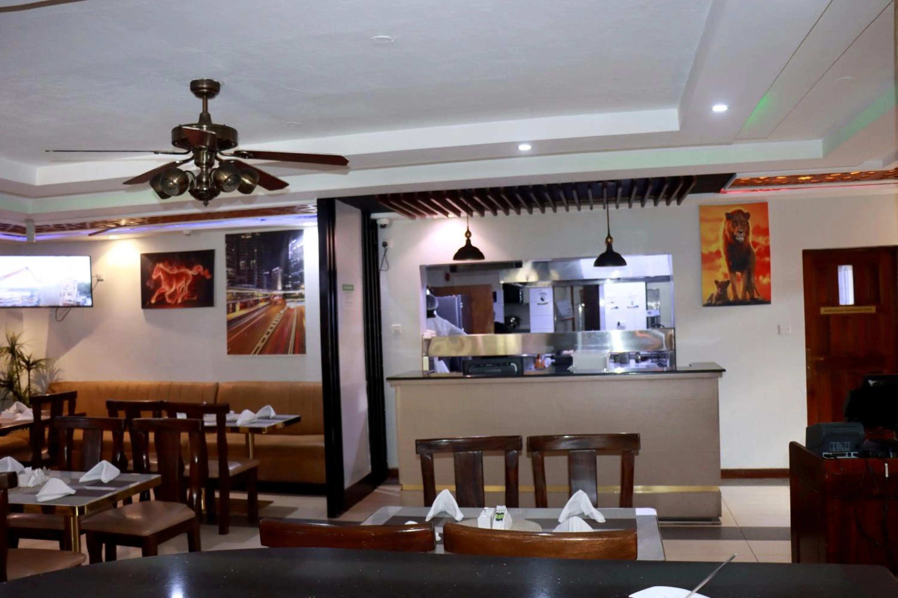 Restaurant/places to eat in Melili Hotel