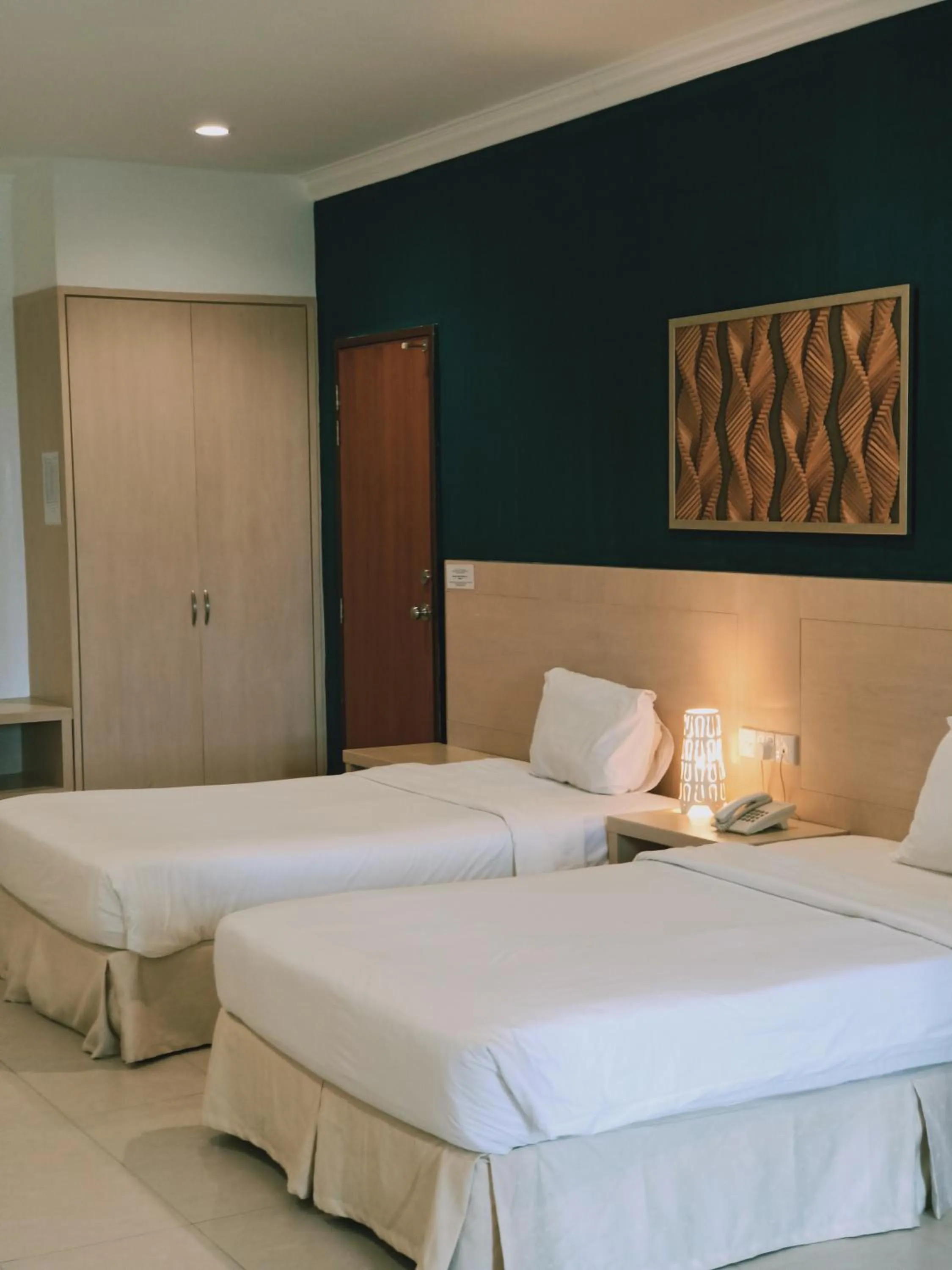 Photo of the whole room, Bed in Golden View Serviced Apartments