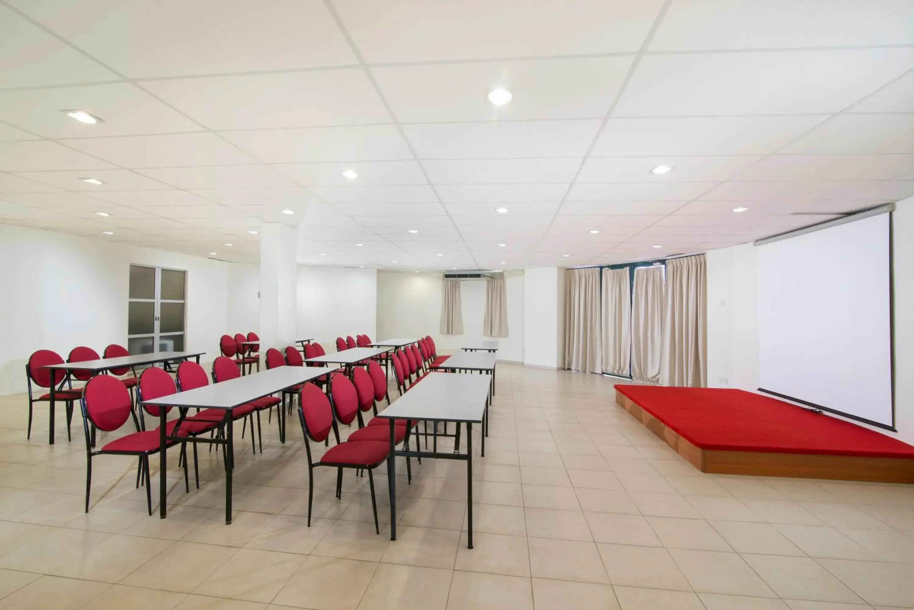 Business facilities in Golden View Serviced Apartments Business facilities in Golden View Serviced Apartments