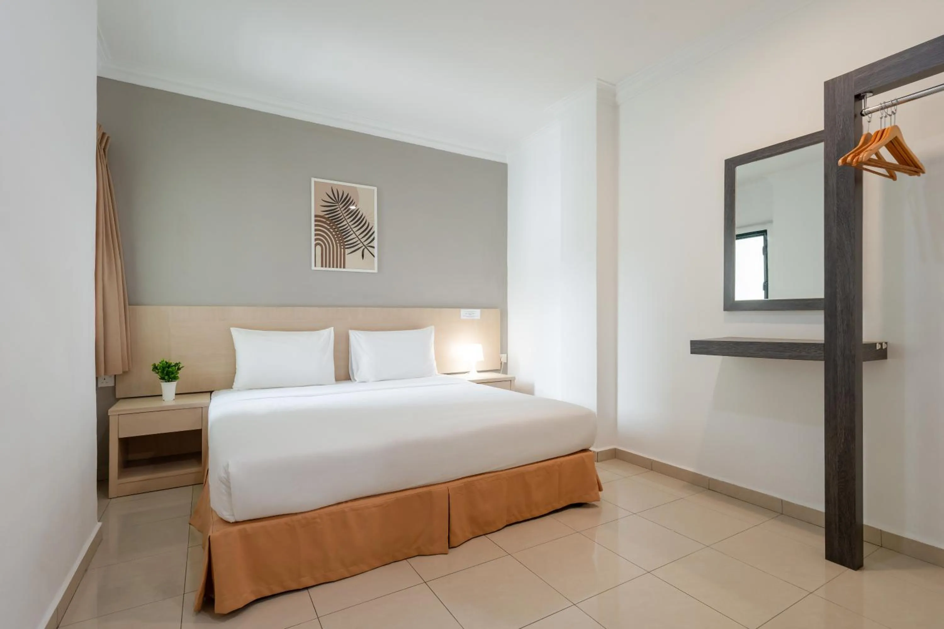 Bedroom, Bed in Golden View Serviced Apartments