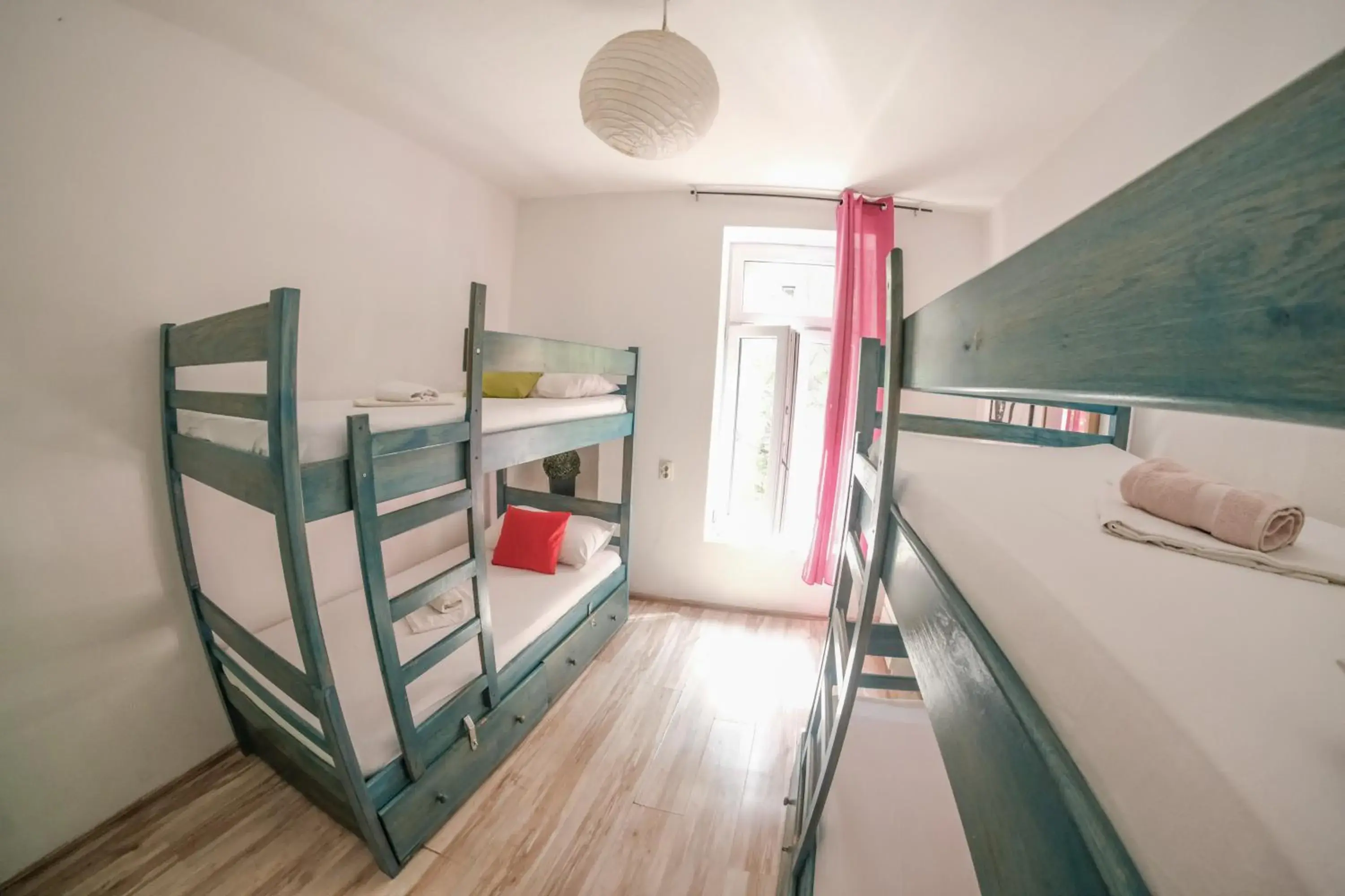 Bed in 4-Bed Mixed Dormitory Room in White Rabbit Hostel Bed in 4-Bed Mixed Dormitory Room in White Rabbit Hostel