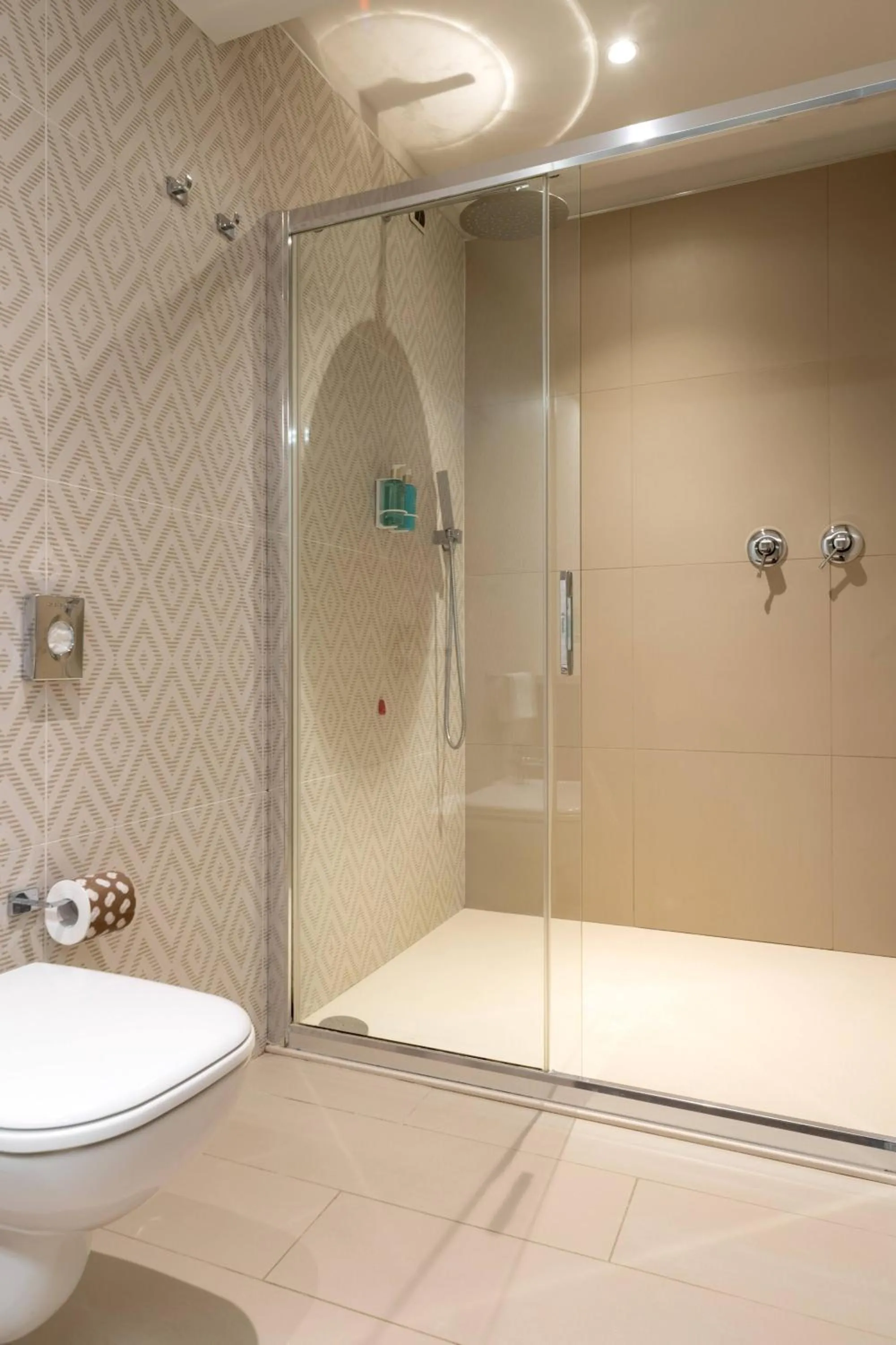 Shower in Hotel Corte Rosada Affiliated by Meliá