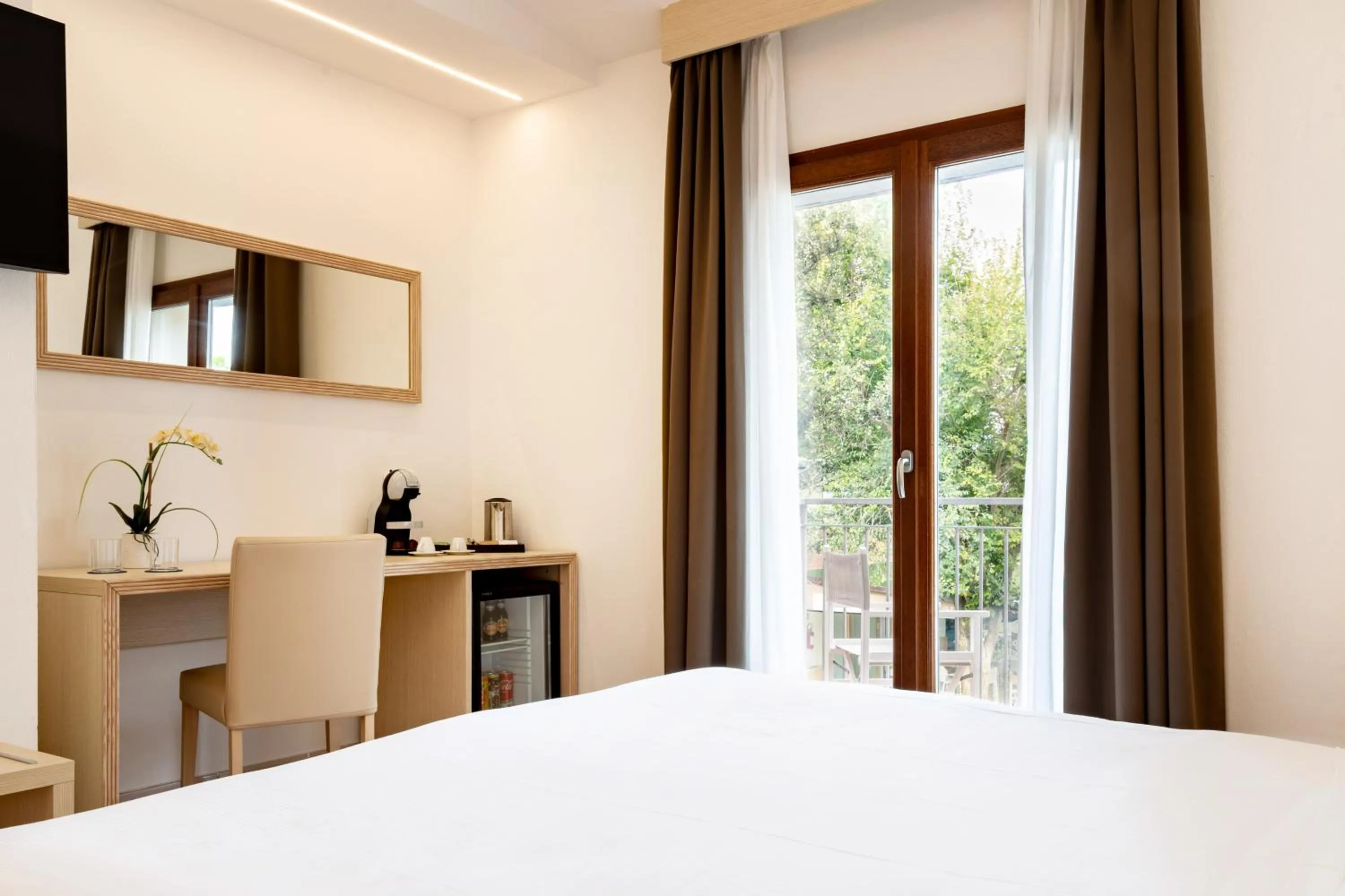 Bedroom, Bed in Hotel Corte Rosada Affiliated by Melia