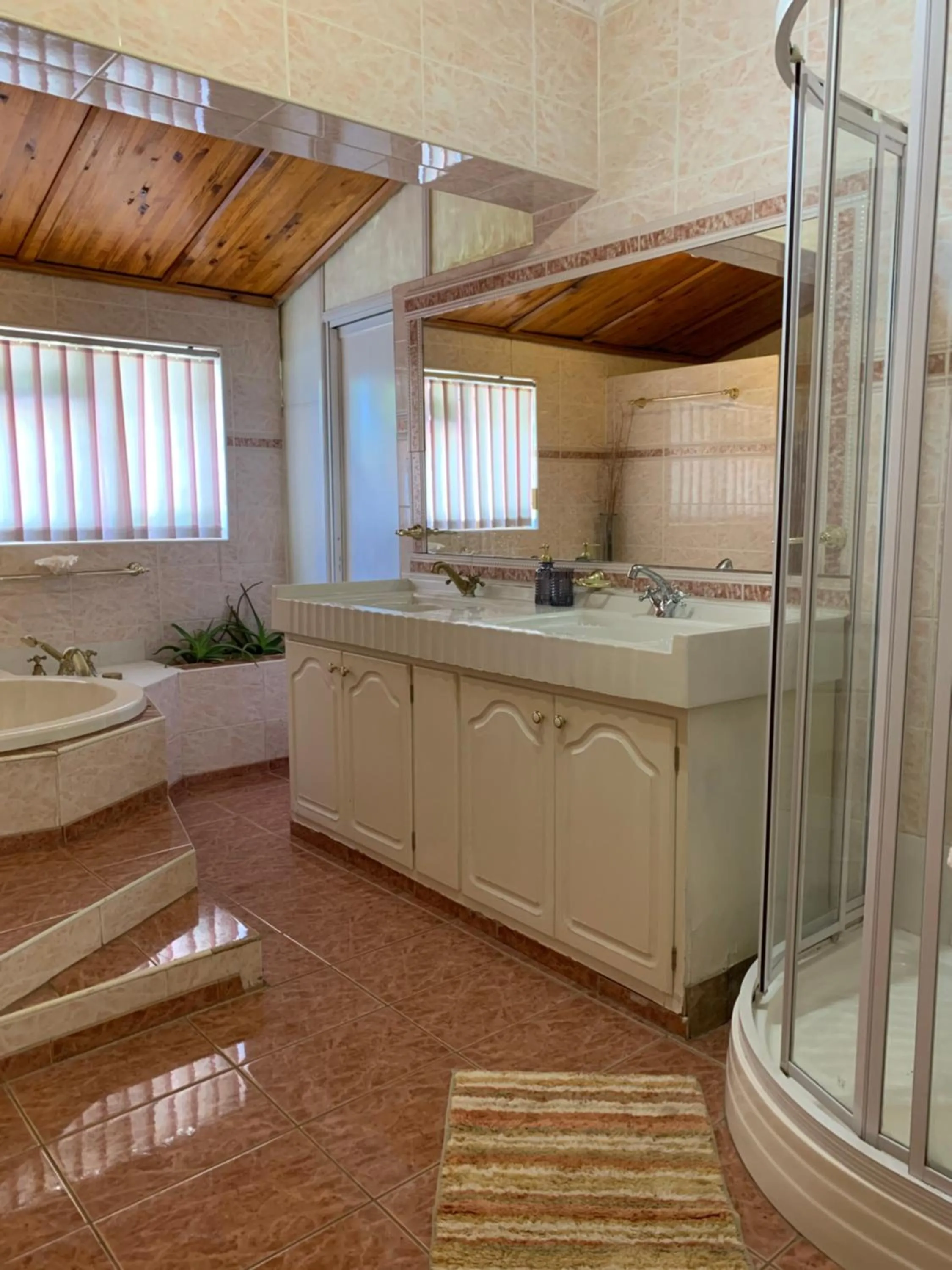 Bathroom in The Little Hideaway Guesthouse