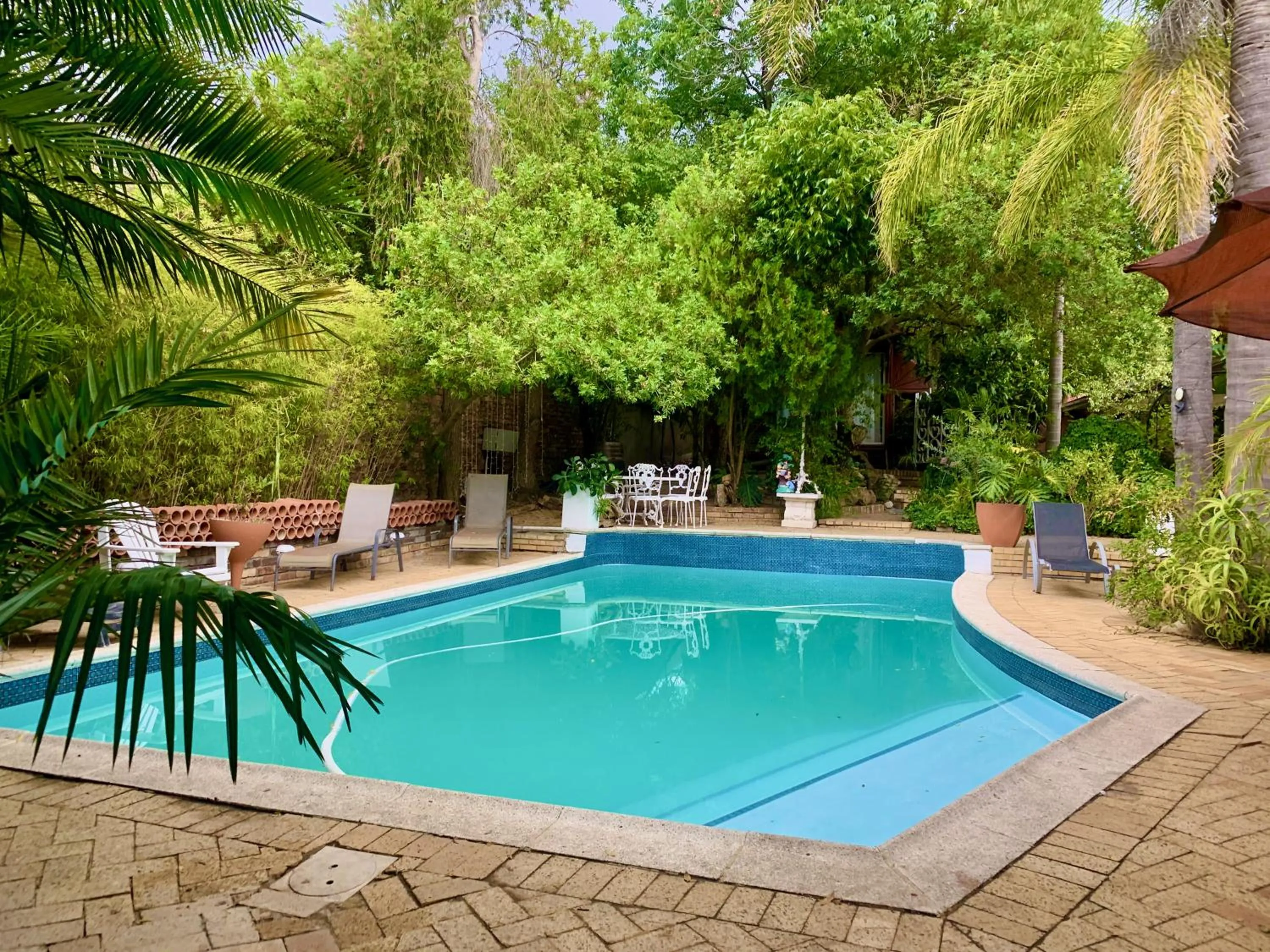 Swimming pool in The Little Hideaway Guesthouse