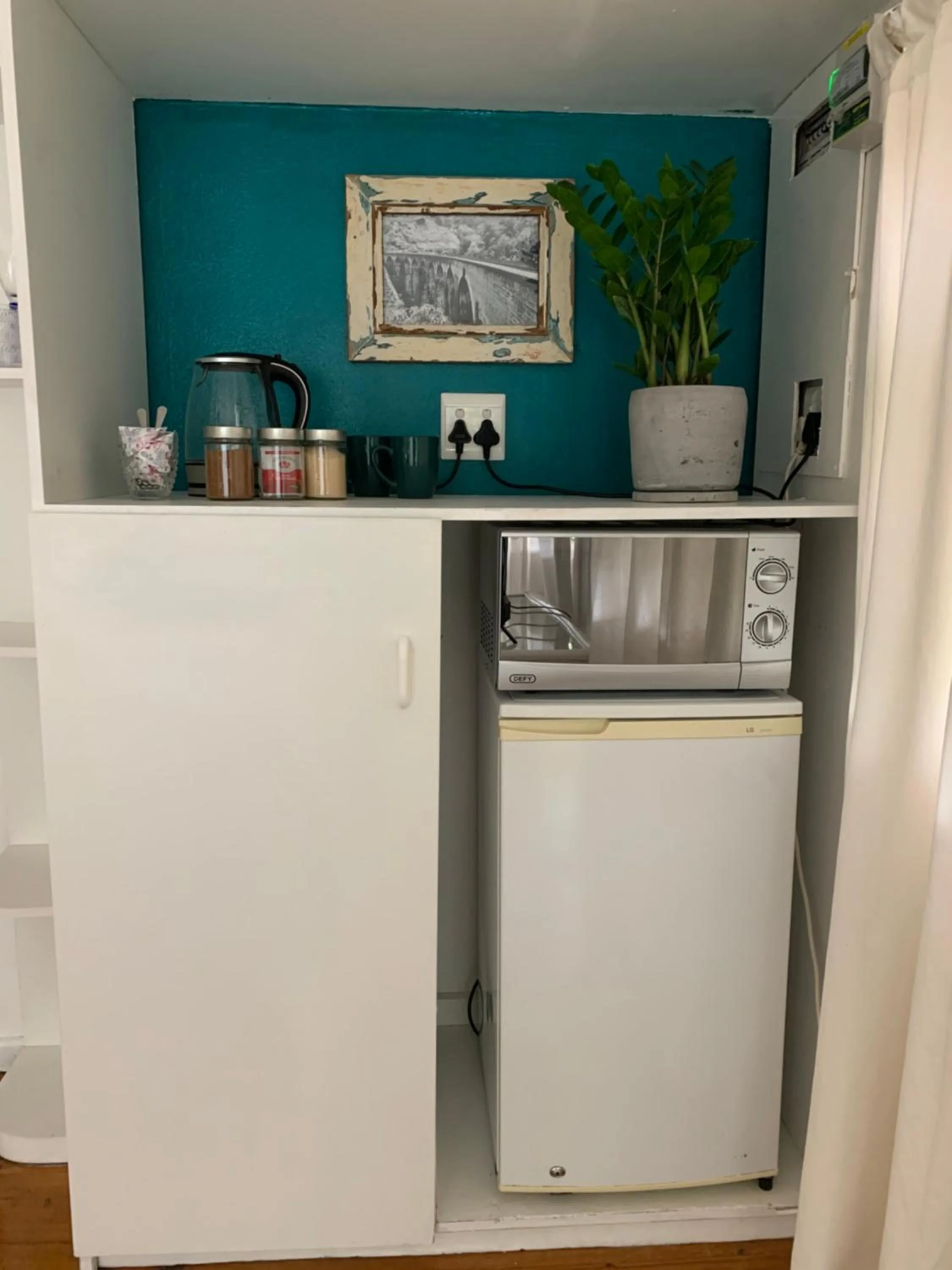 Coffee/tea facilities in The Little Hideaway Guesthouse