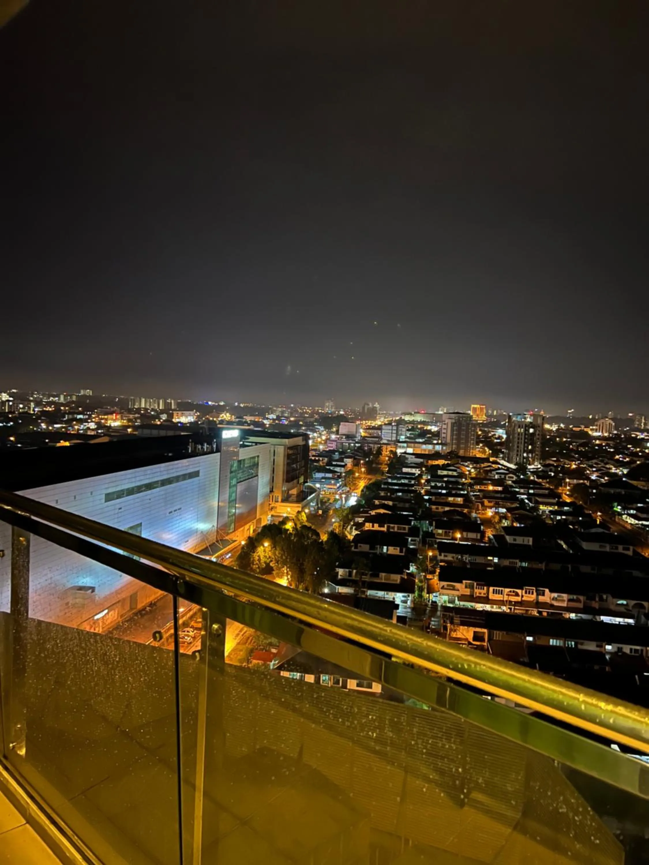 Night in Imperial Grand Suite Apartment Kuching