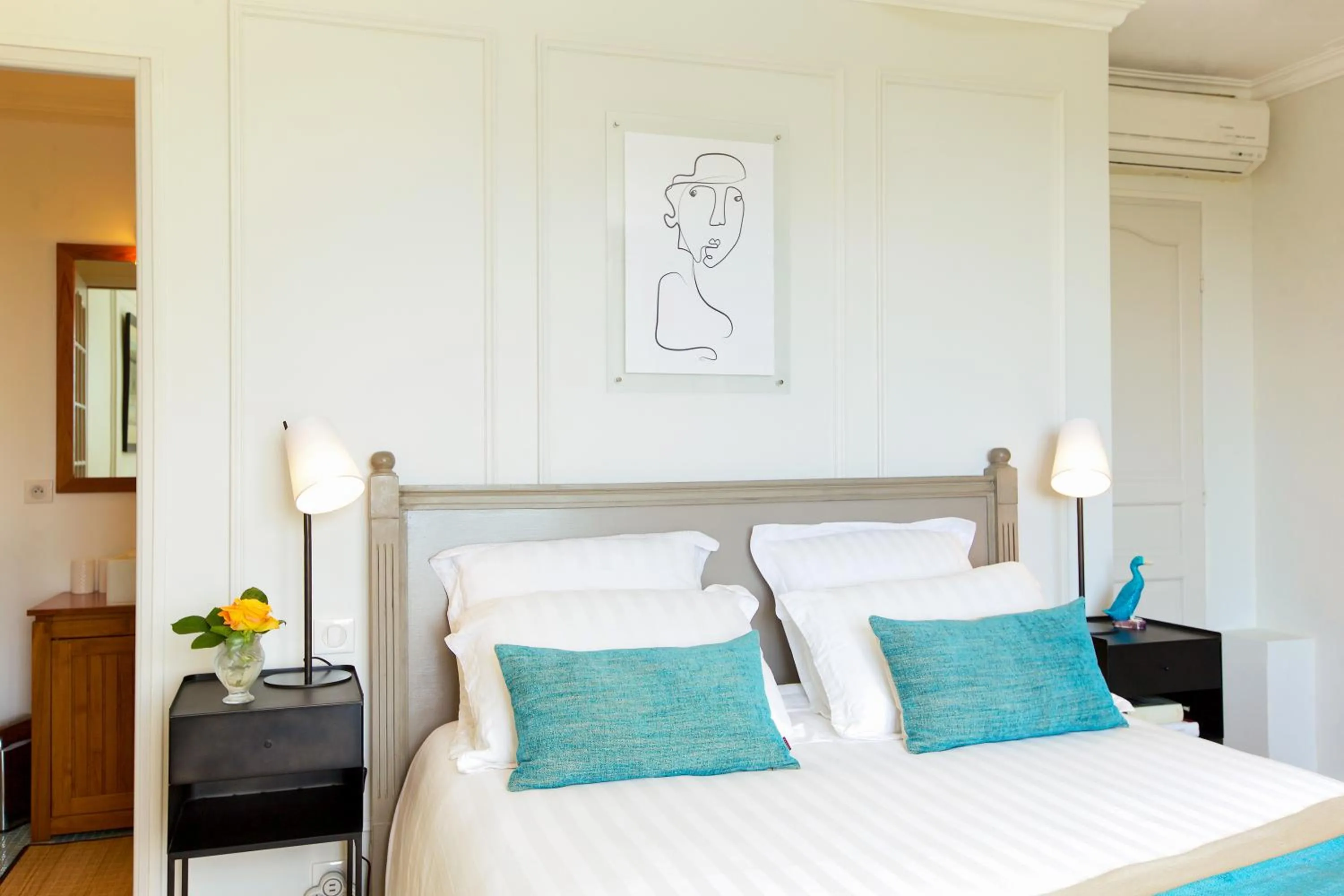 Bedroom, Bed in Villa Le Port d'attache