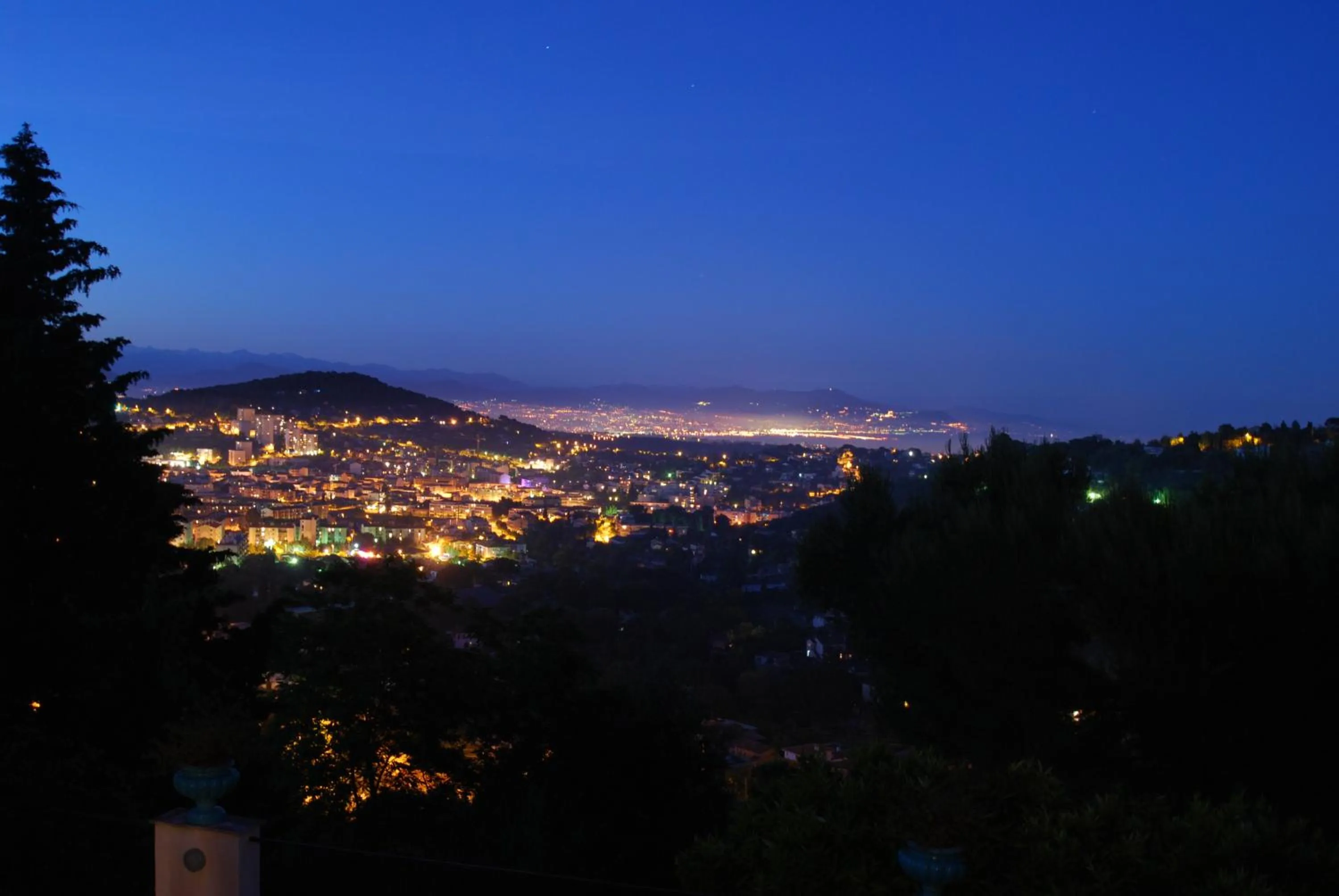Night in Villa Le Port d'attache