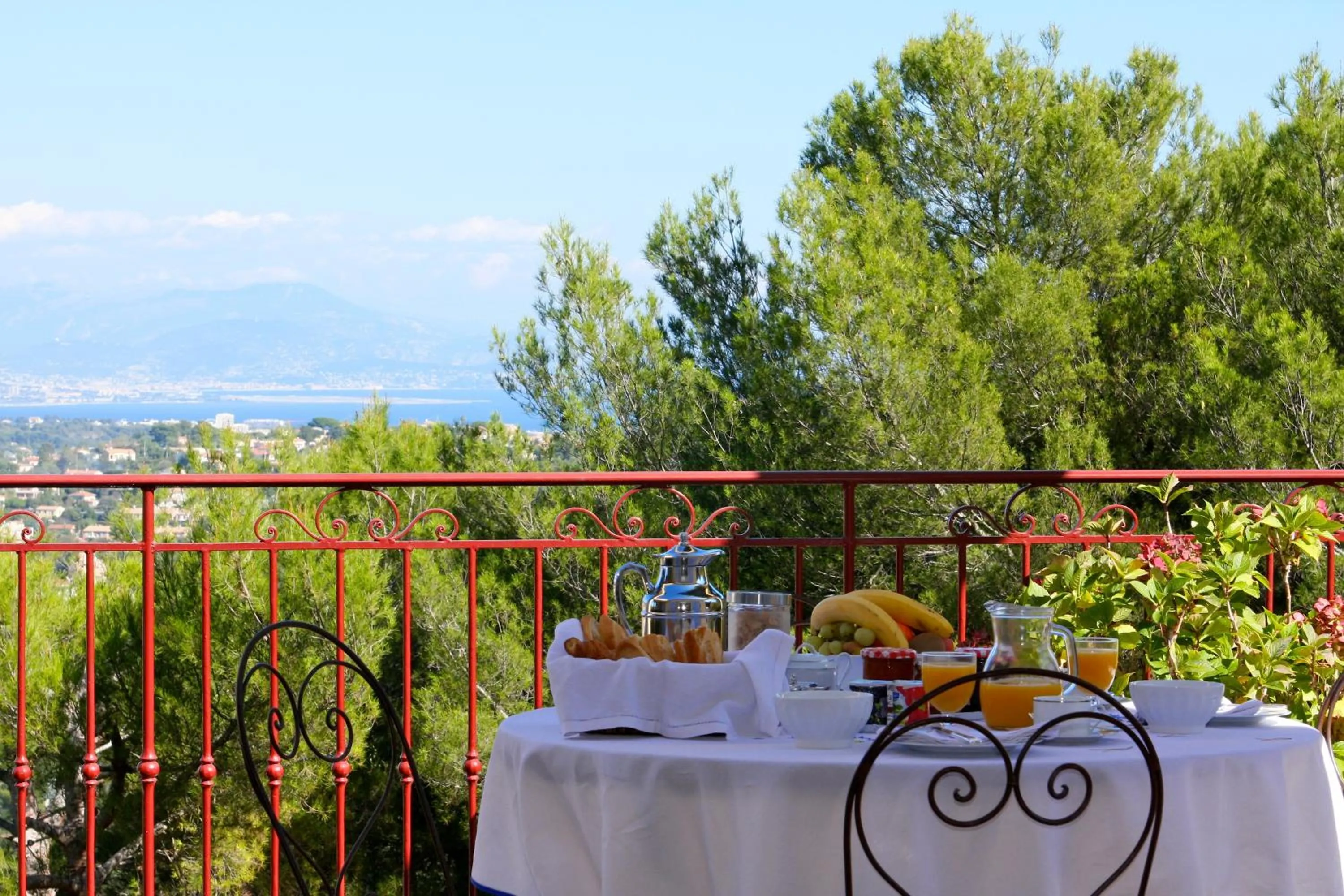 Sea view in Villa Le Port d'attache