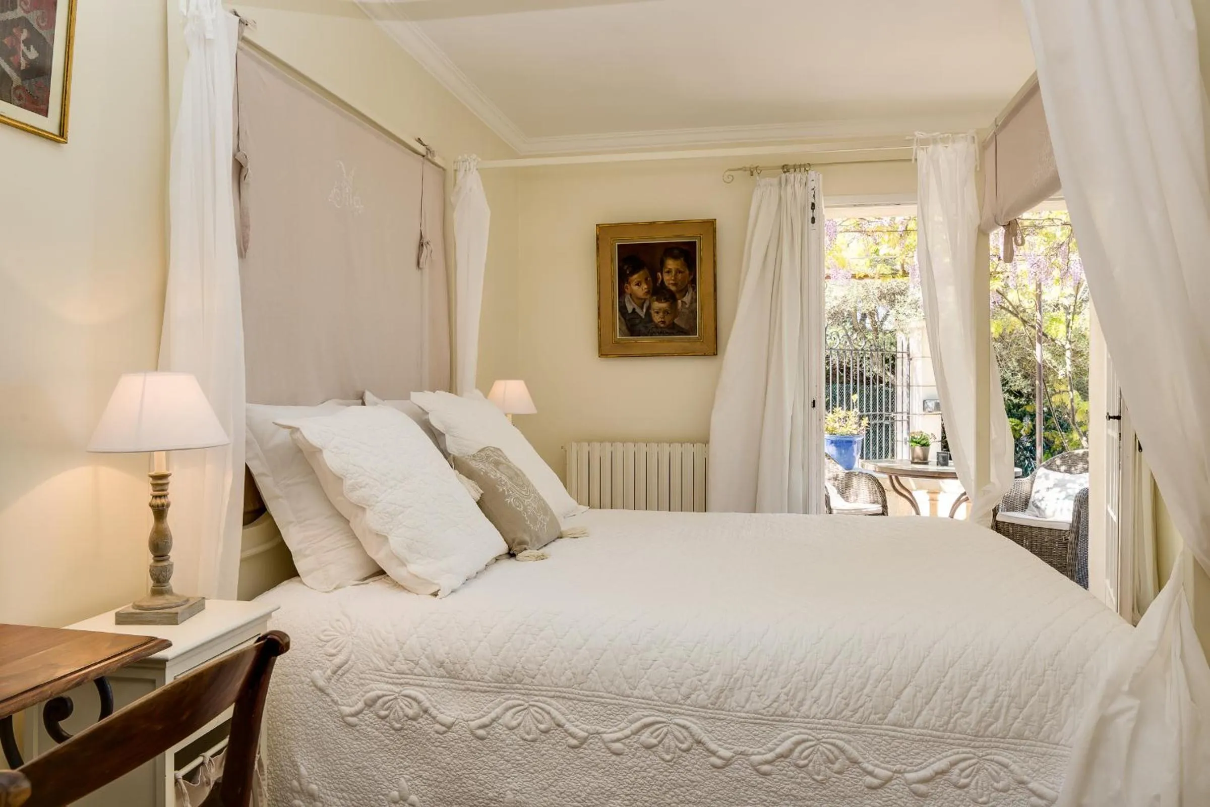Bed in Villa Le Port d'attache