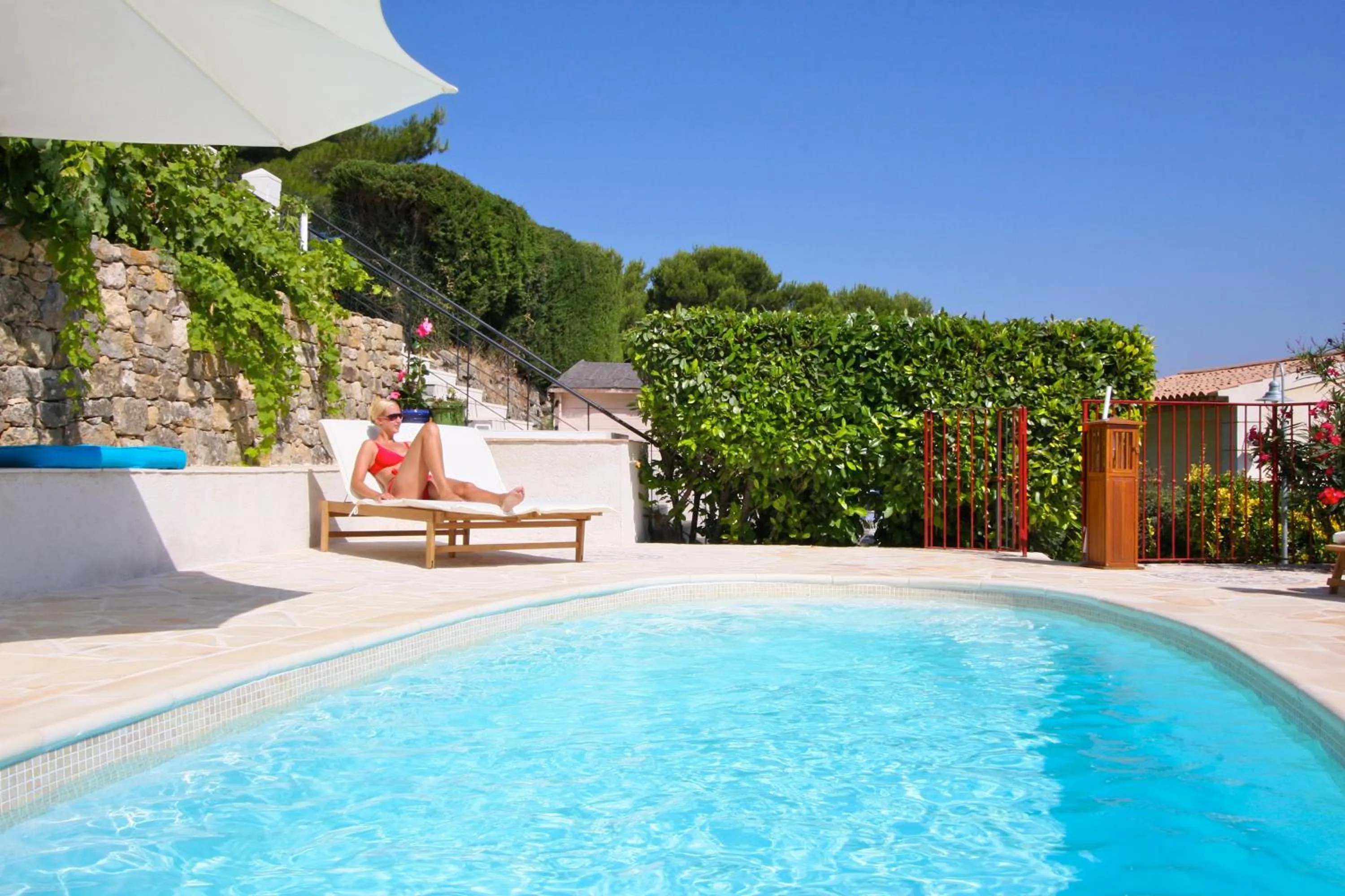 Swimming pool in Villa Le Port d'attache