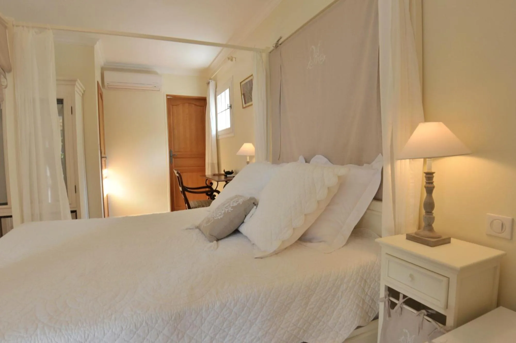 Bedroom, Bed in Villa Le Port d'attache