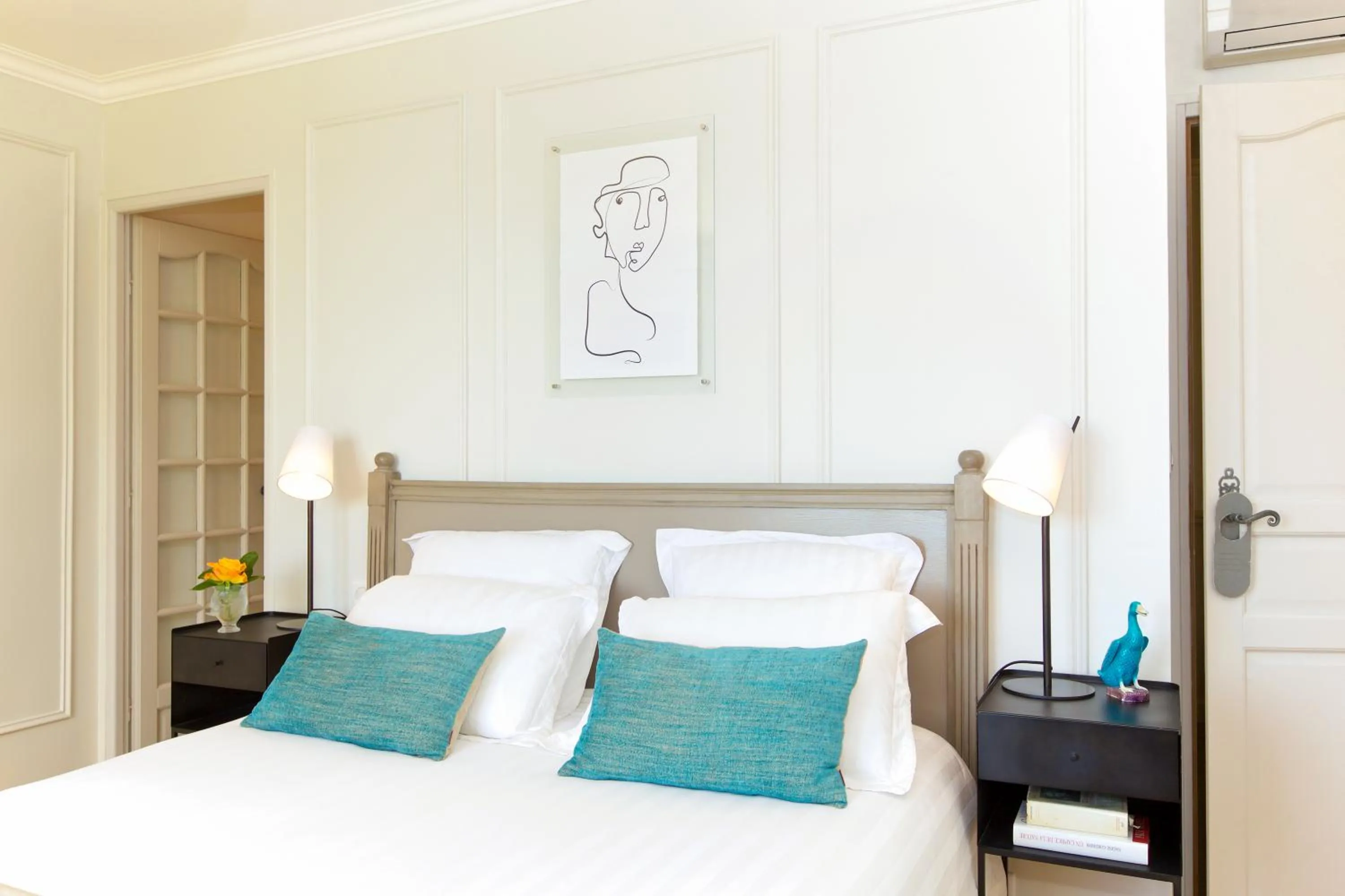 Bedroom, Bed in Villa Le Port d'attache