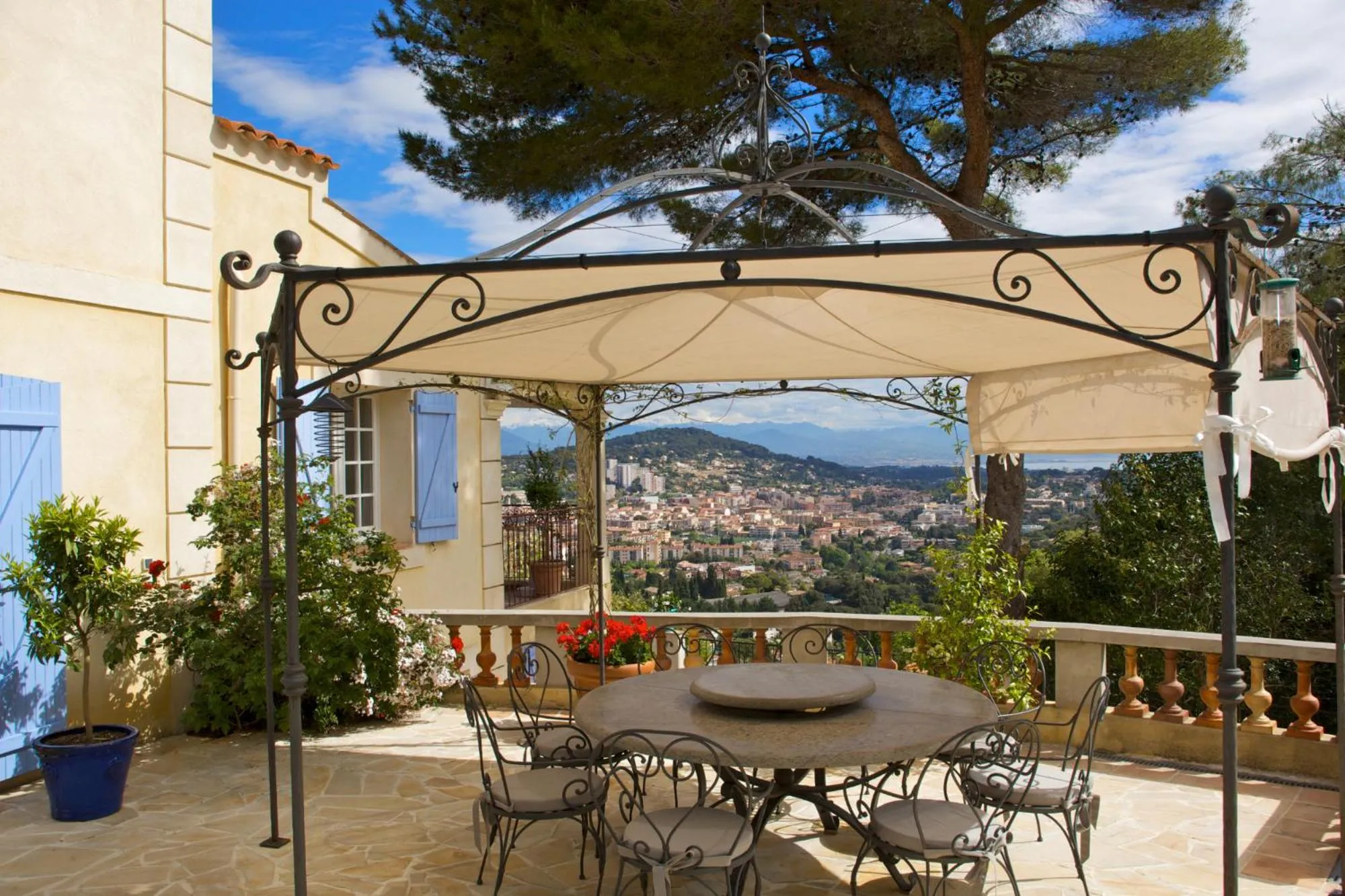 Patio in Villa Le Port d'attache