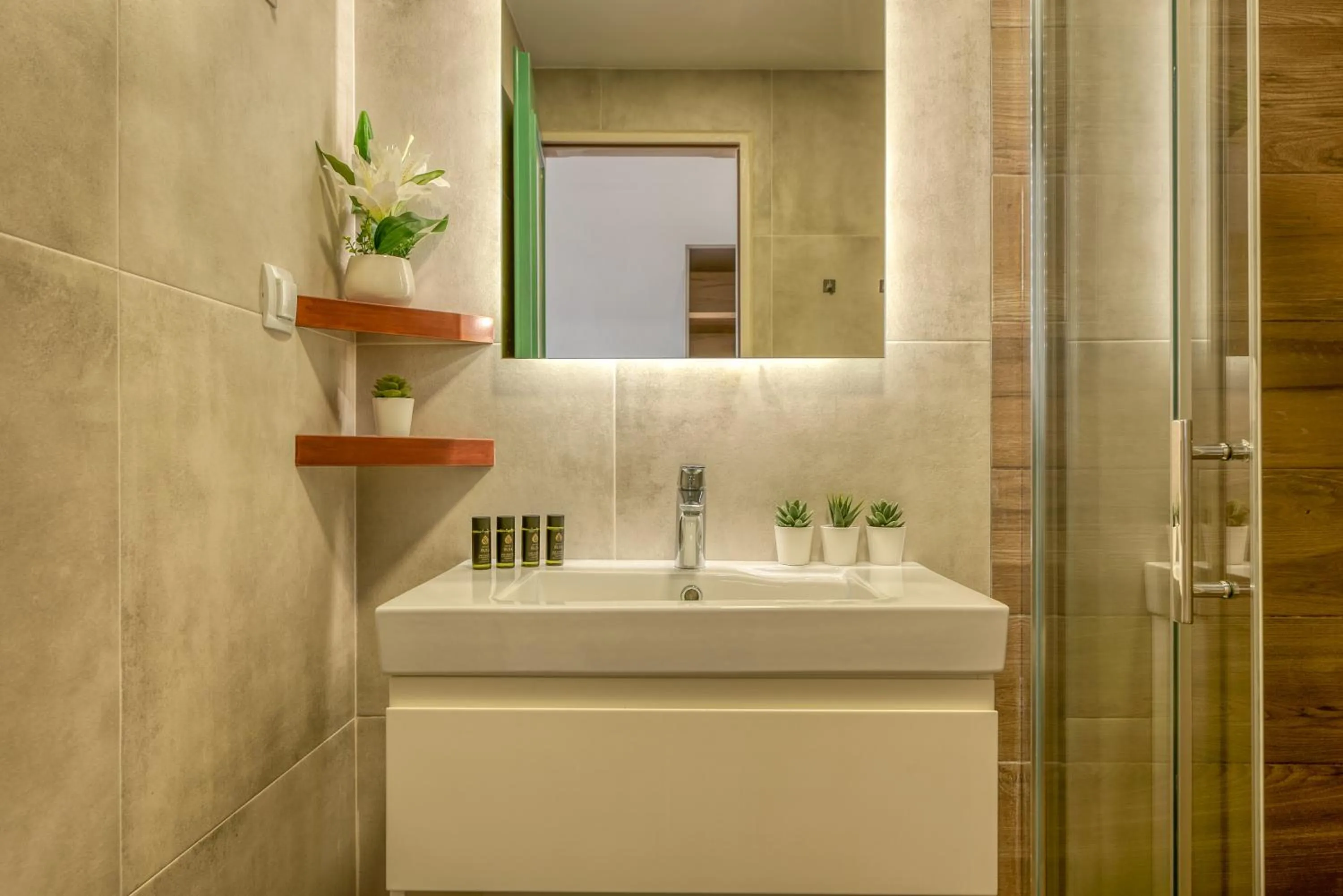 Shower in Kaliviani Traditional Hotel